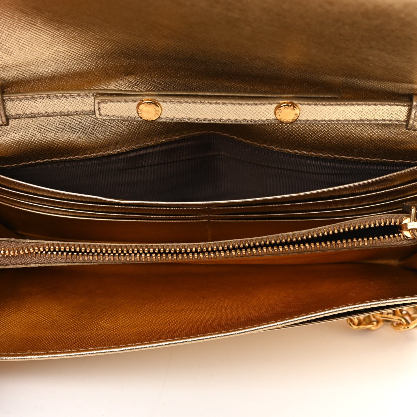 Metallic Saffiano Metal Chain Wallet Platino