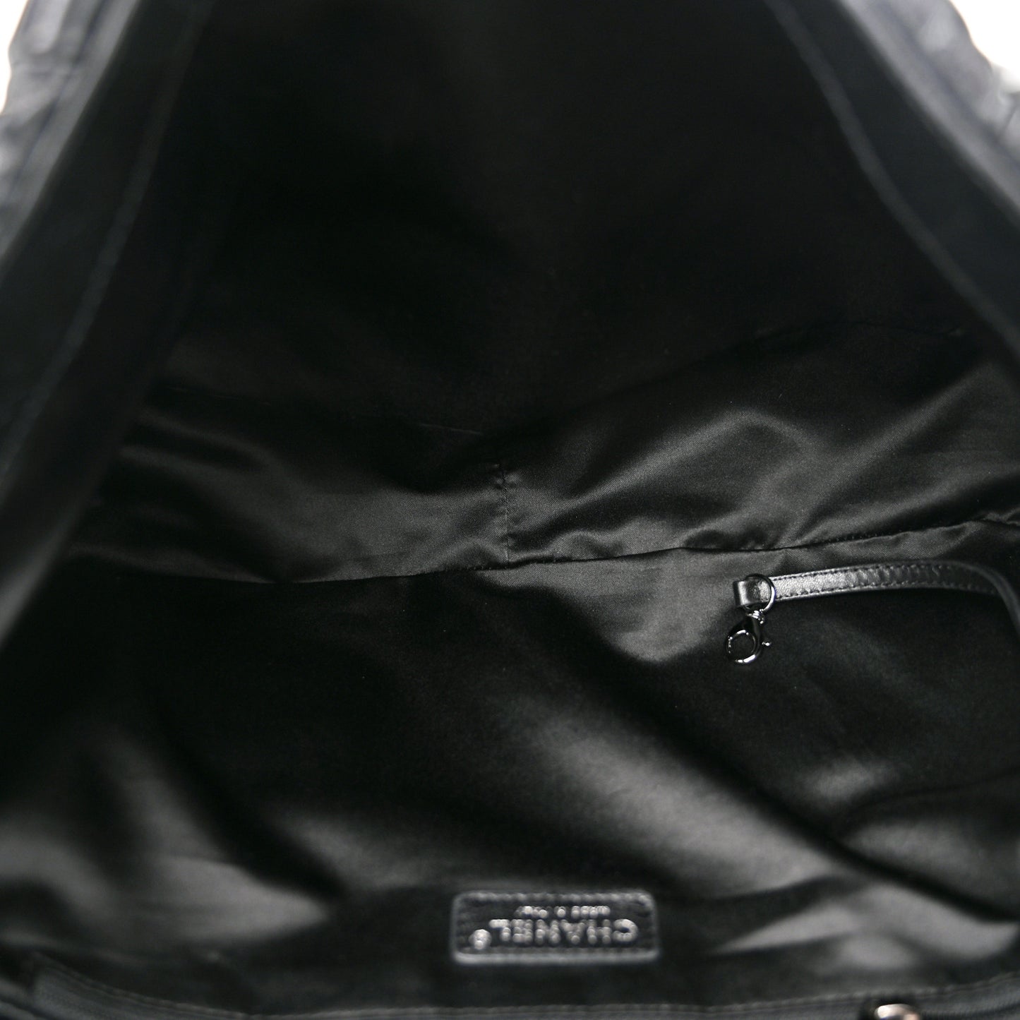 Glazed Calfskin Twisted Maxi Flap Black