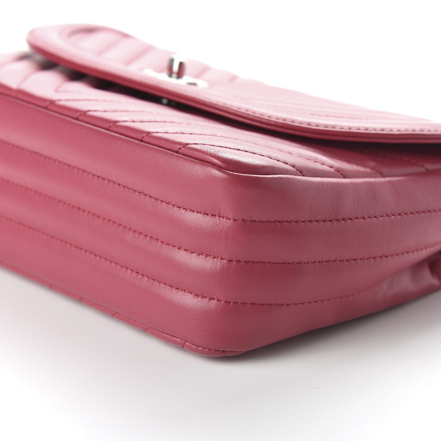 Lambskin Chevron Medium Single Flap Fuchsia