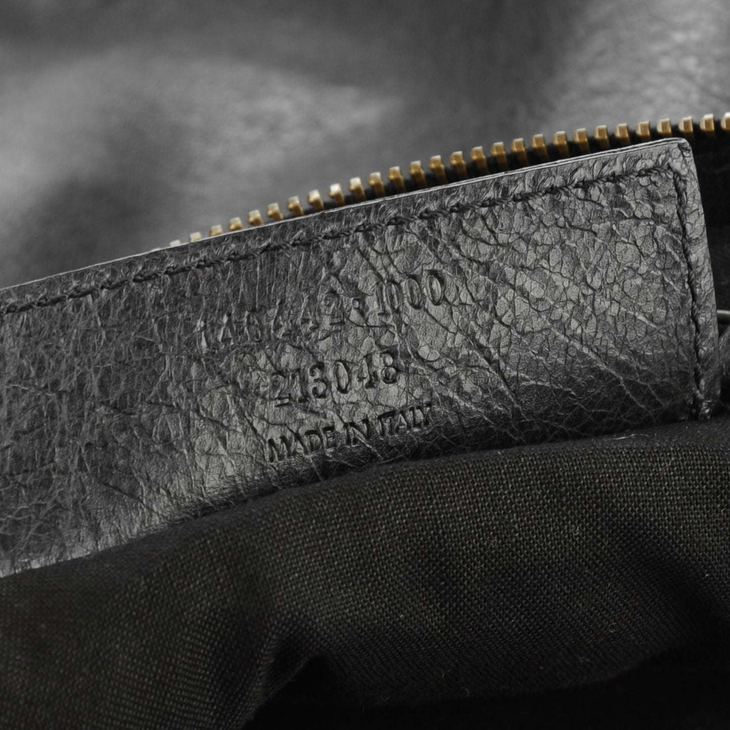 Agneau Classic Hardware Day Hobo Black