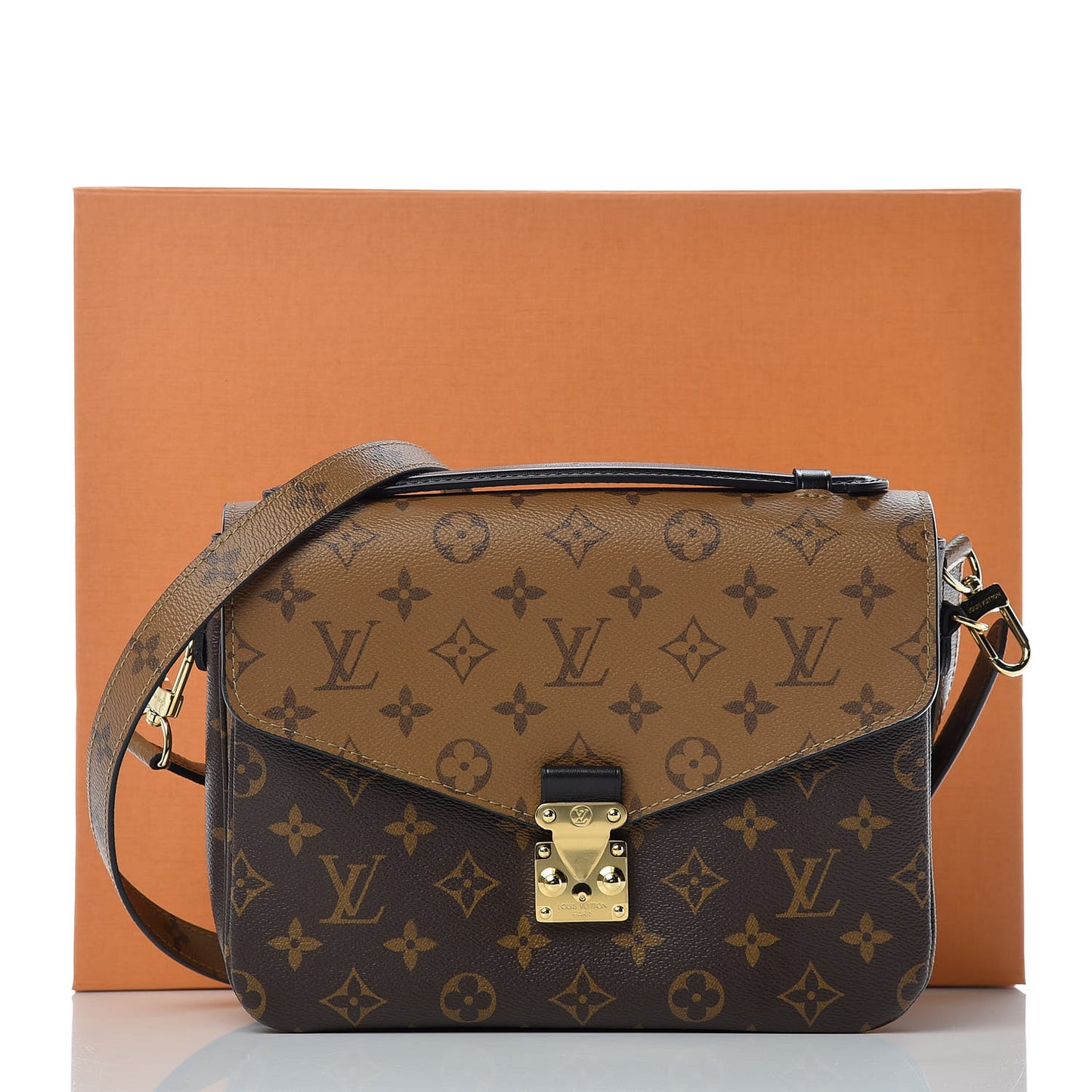 Reverse Monogram Pochette Metis