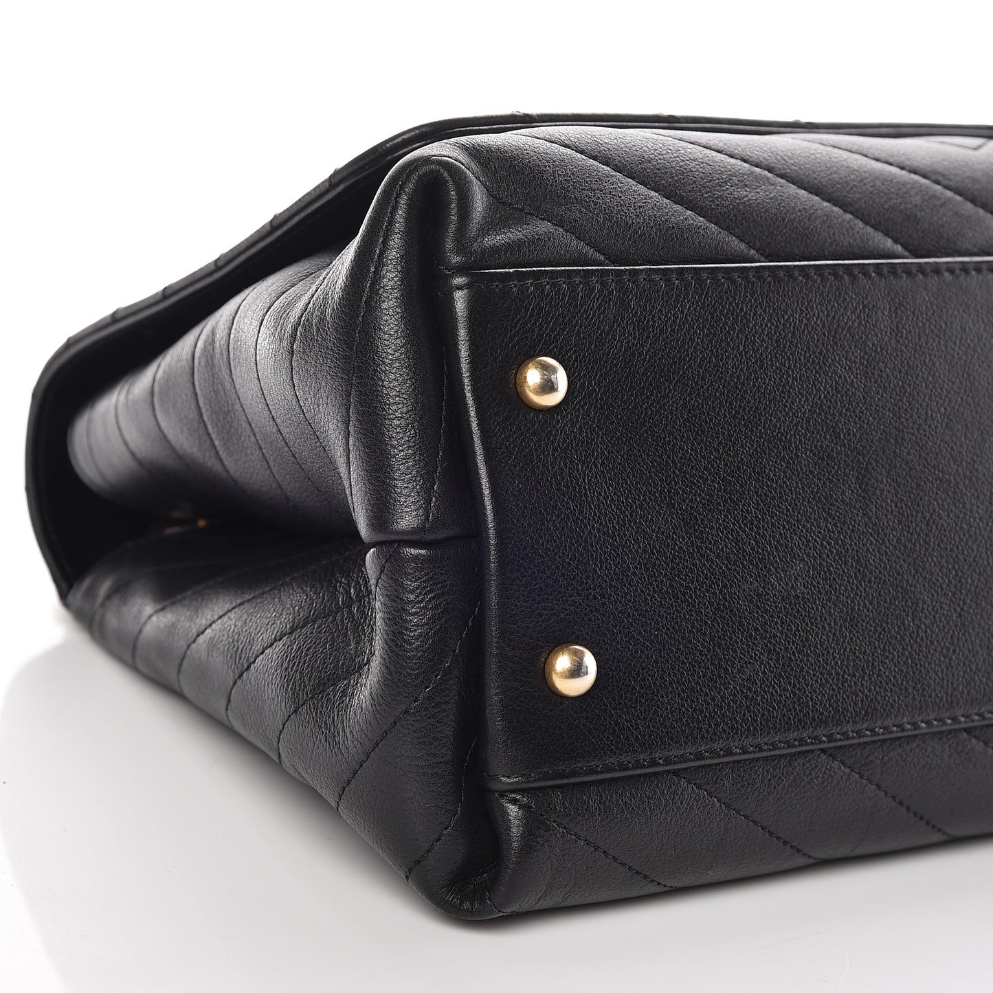 Grained Calfskin Elaphe Stitched Medium Chevron Chic Top Handle Flap Black