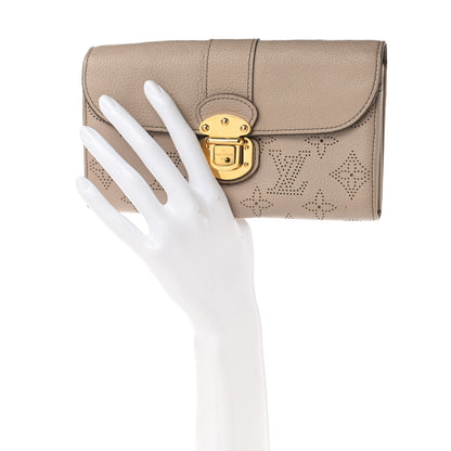 Louis Vuitton Mahina Amelia Wallet Beige Opal 2 of 9