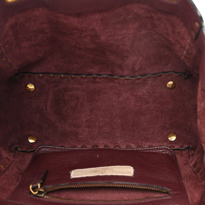 Valentino Garavani Grained Calfskin Small Rockstud Rolling Tote Rubin 5 of 10