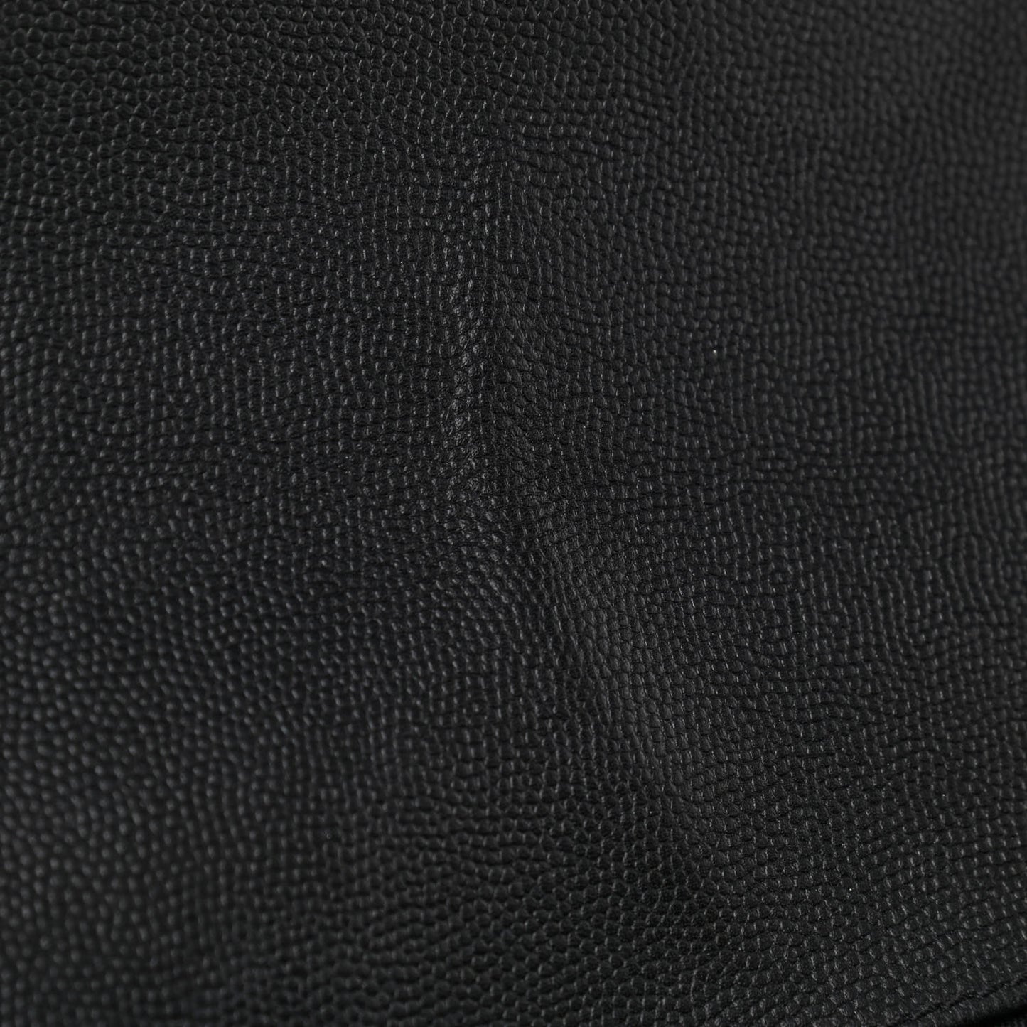 Caviar Quilted Medium Boy Flap Black