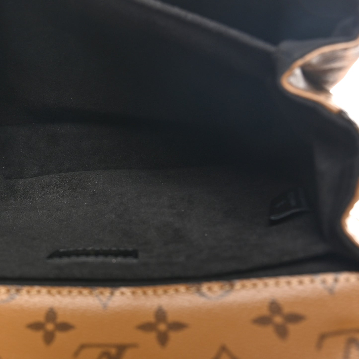 Reverse Monogram Pochette Metis