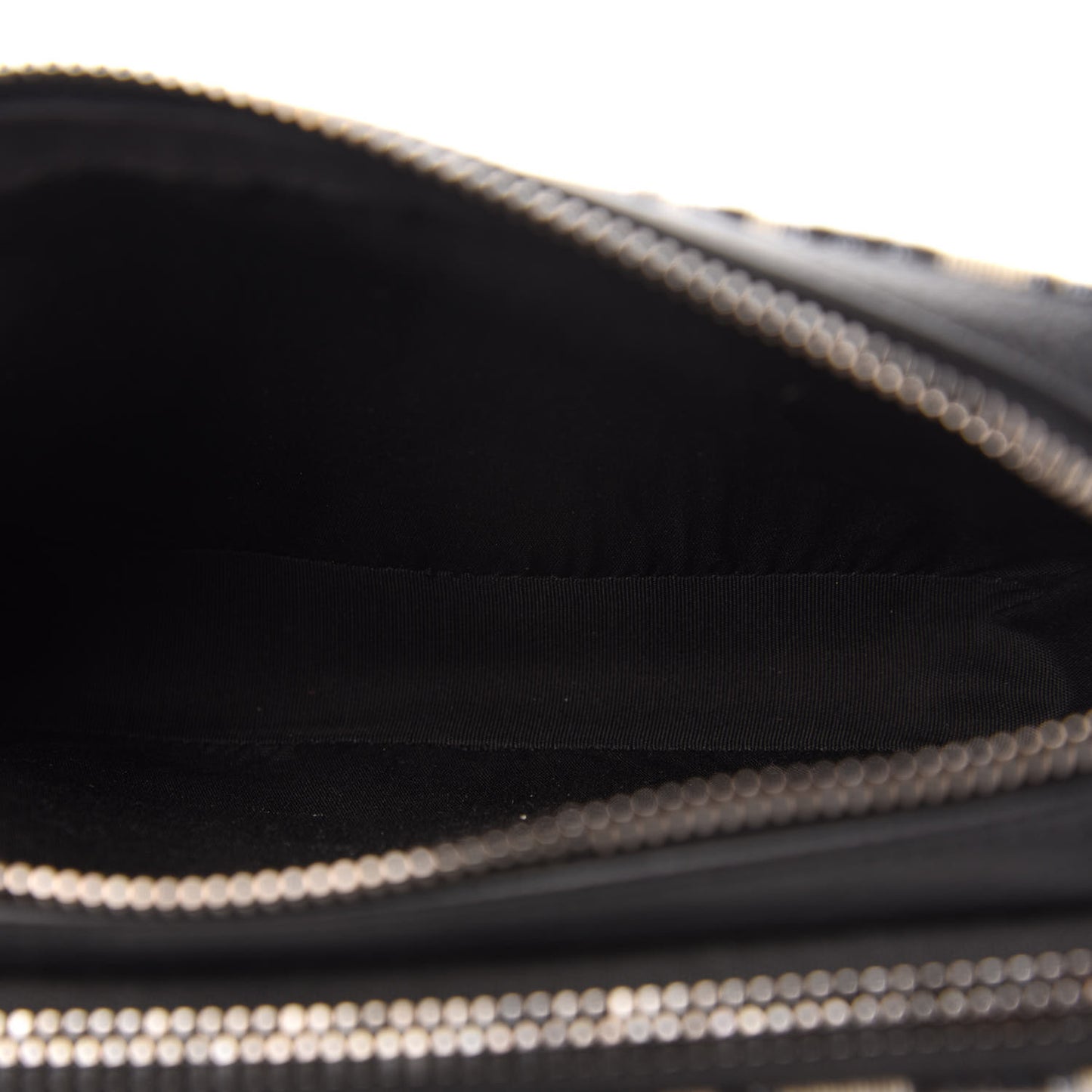 Oblique Pouch Beige Black