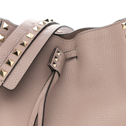 Valentino Garavani Grained Calfskin Rockstud Bucket Bag Poudre 6 of 9