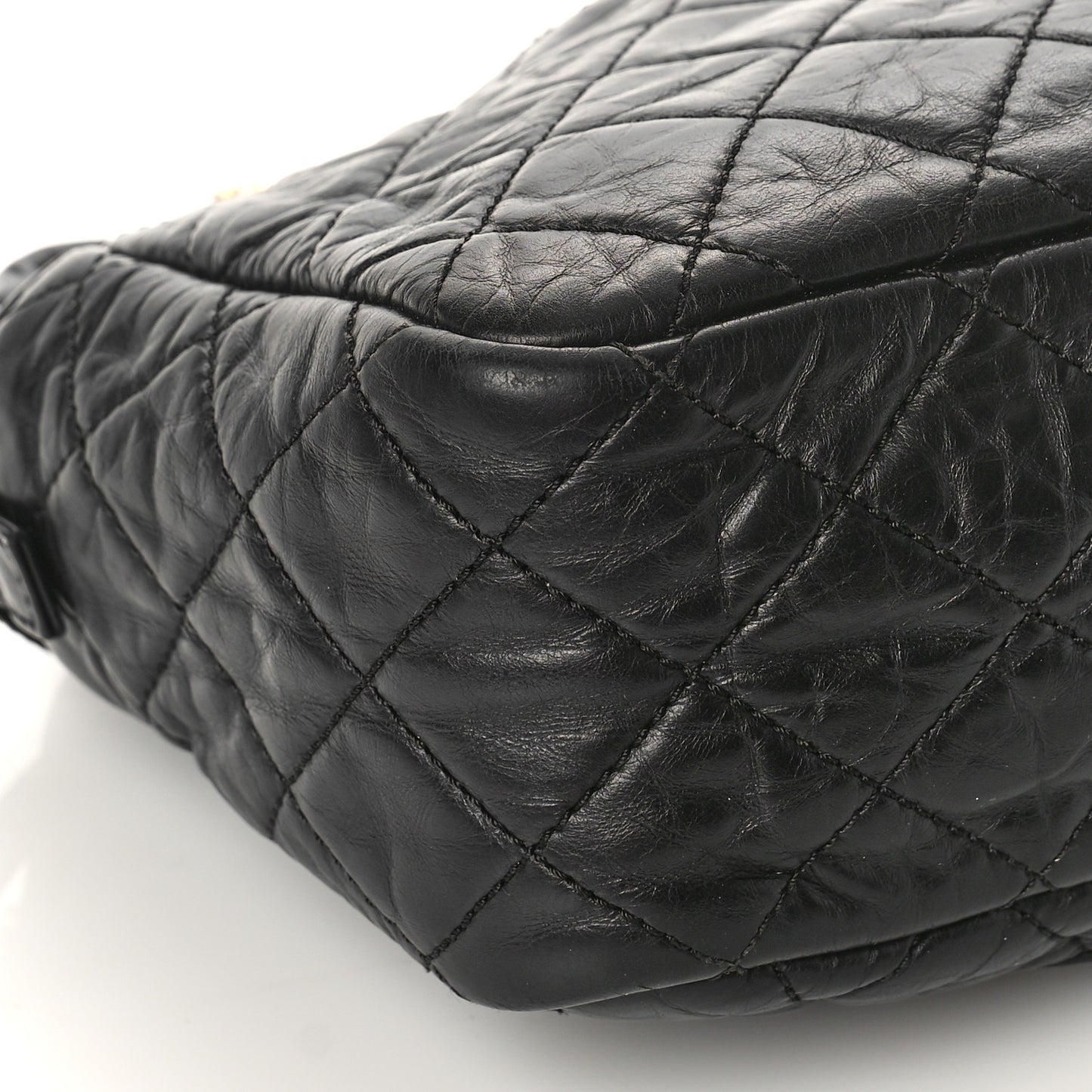 Aged Calfskin Quilted Medium Reissue Camera Case Black