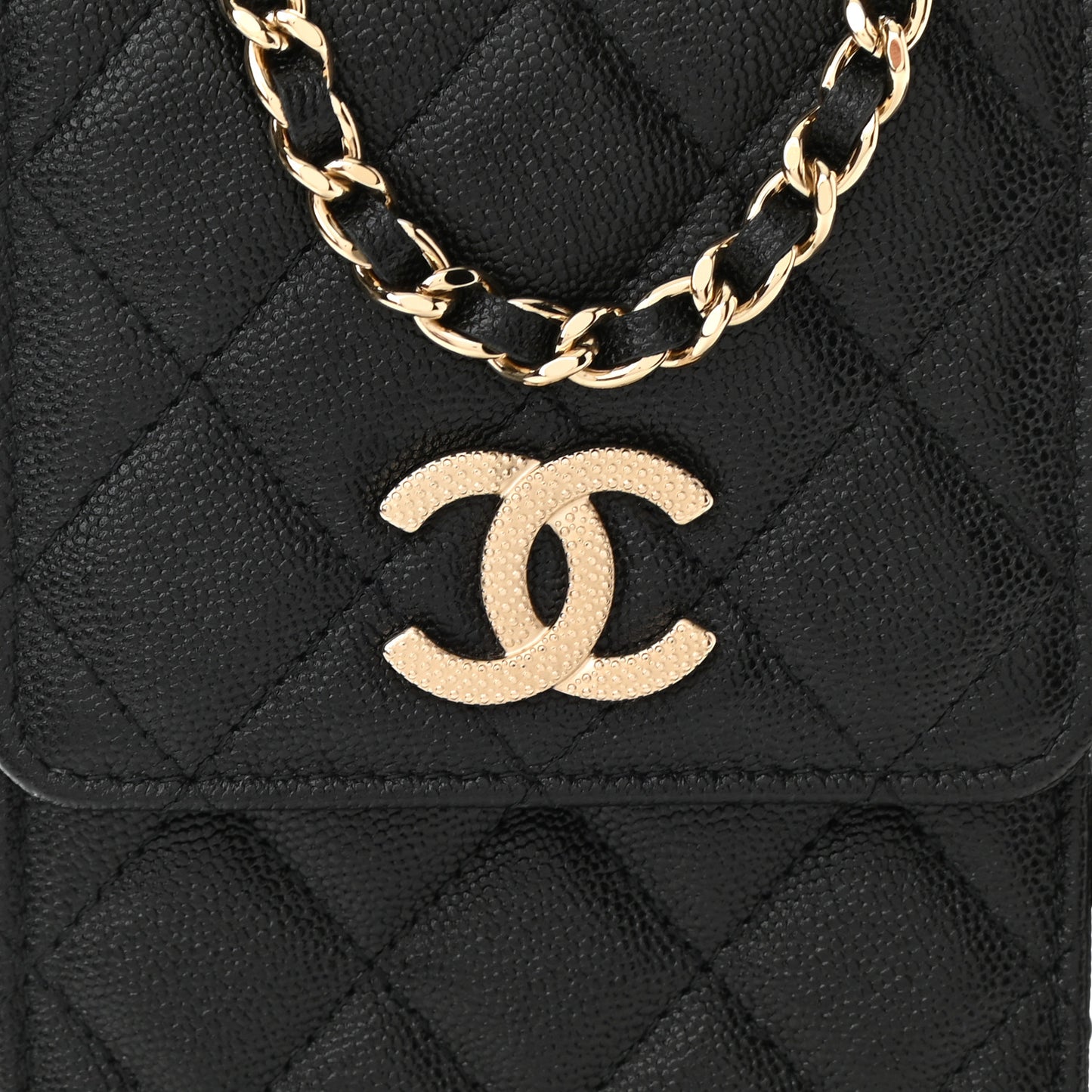 Caviar Quilted CC Airpods Pro and Phone Case With Chain Black