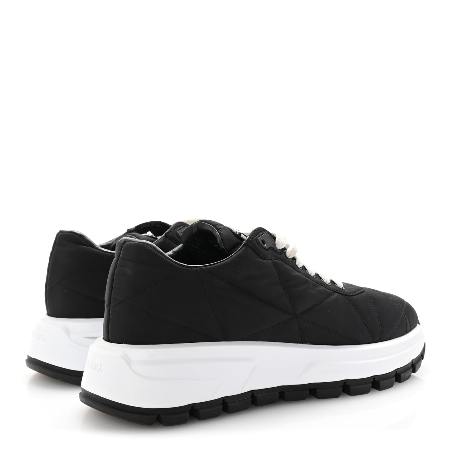 Re-Nylon Piuma Metal Triangle Logo Quilted 45mm Sneakers 40 Black