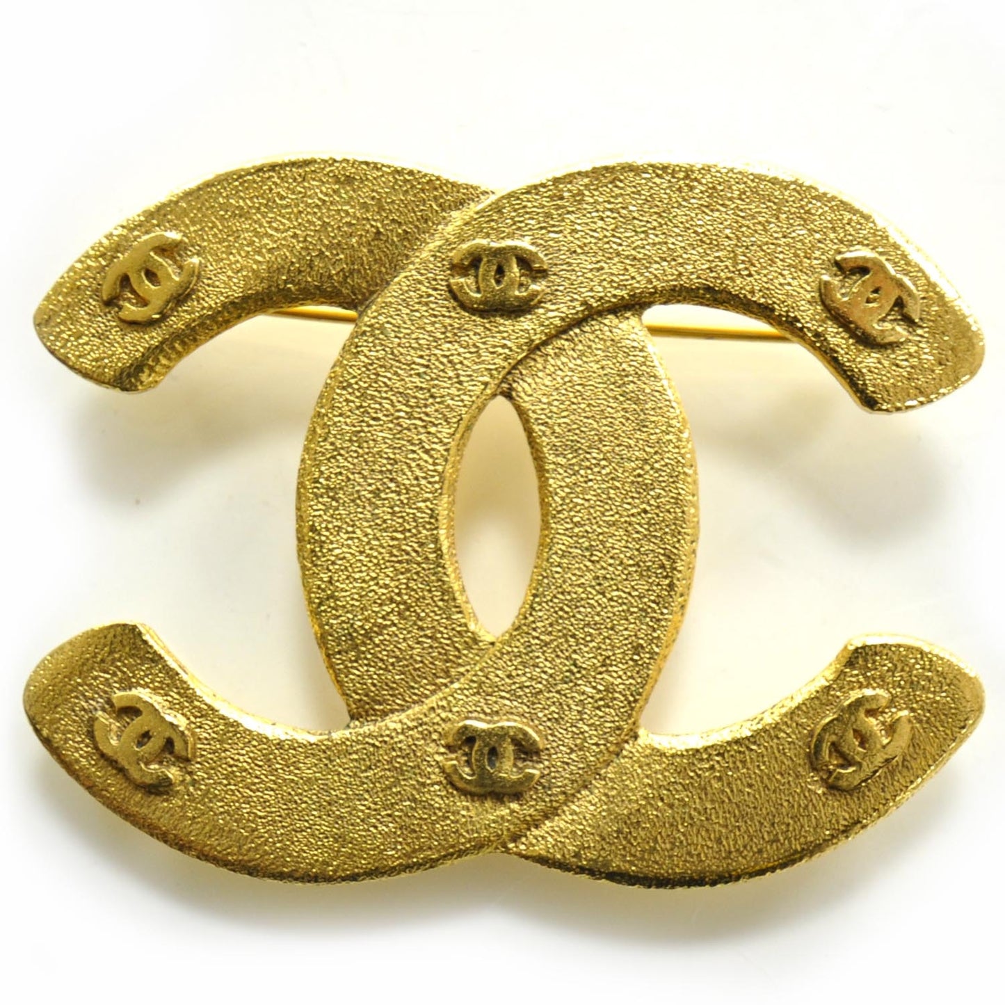 Large CC Brooch Gold