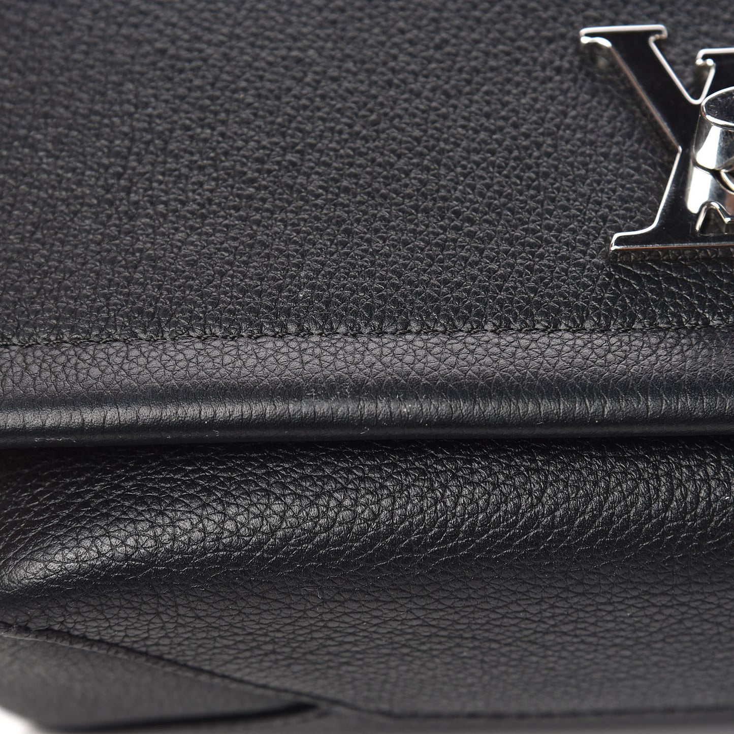 Calfskin Lockme II Chain Bag BB Black