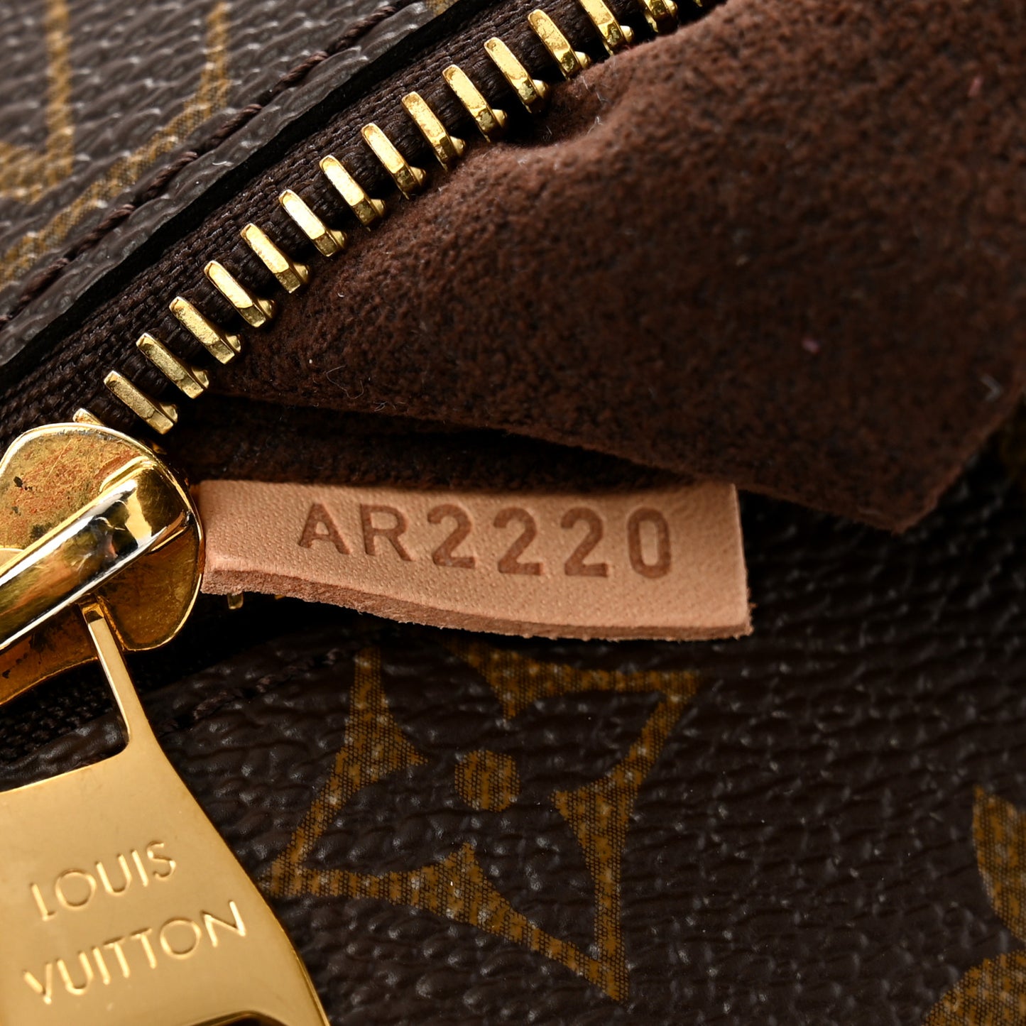 Monogram Pochette Metis