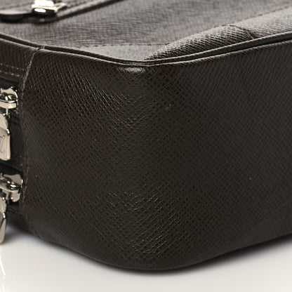 Louis Vuitton Taiga Pavel Grizzli 8 of 9