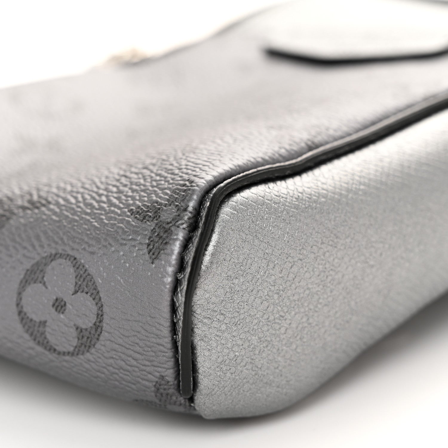 Louis Vuitton Taigarama Outdoor Slingbag Gunmetal Silver 9 of 11