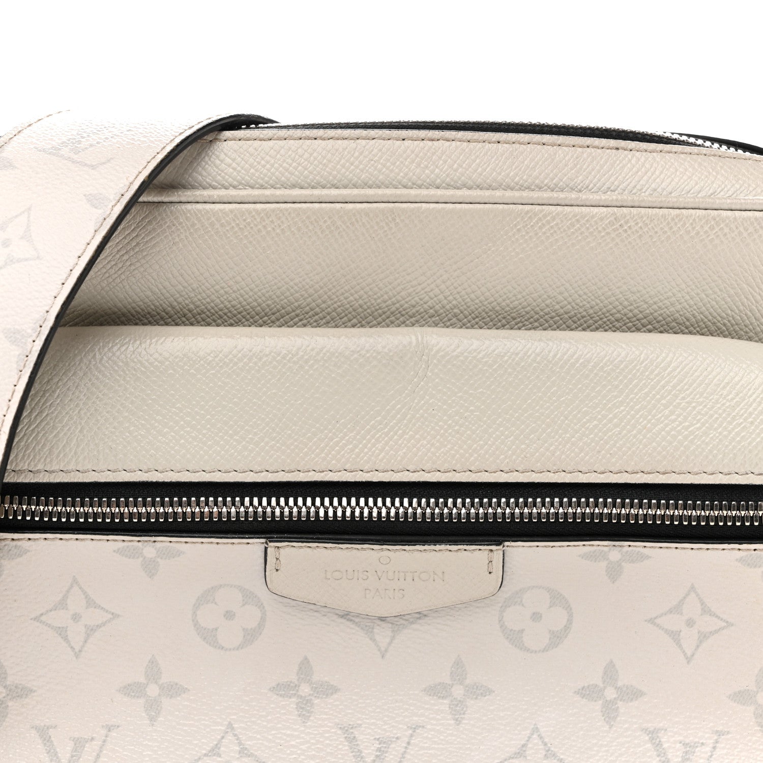 Louis Vuitton Taigarama Outdoor Messenger Antartica 8 of 14