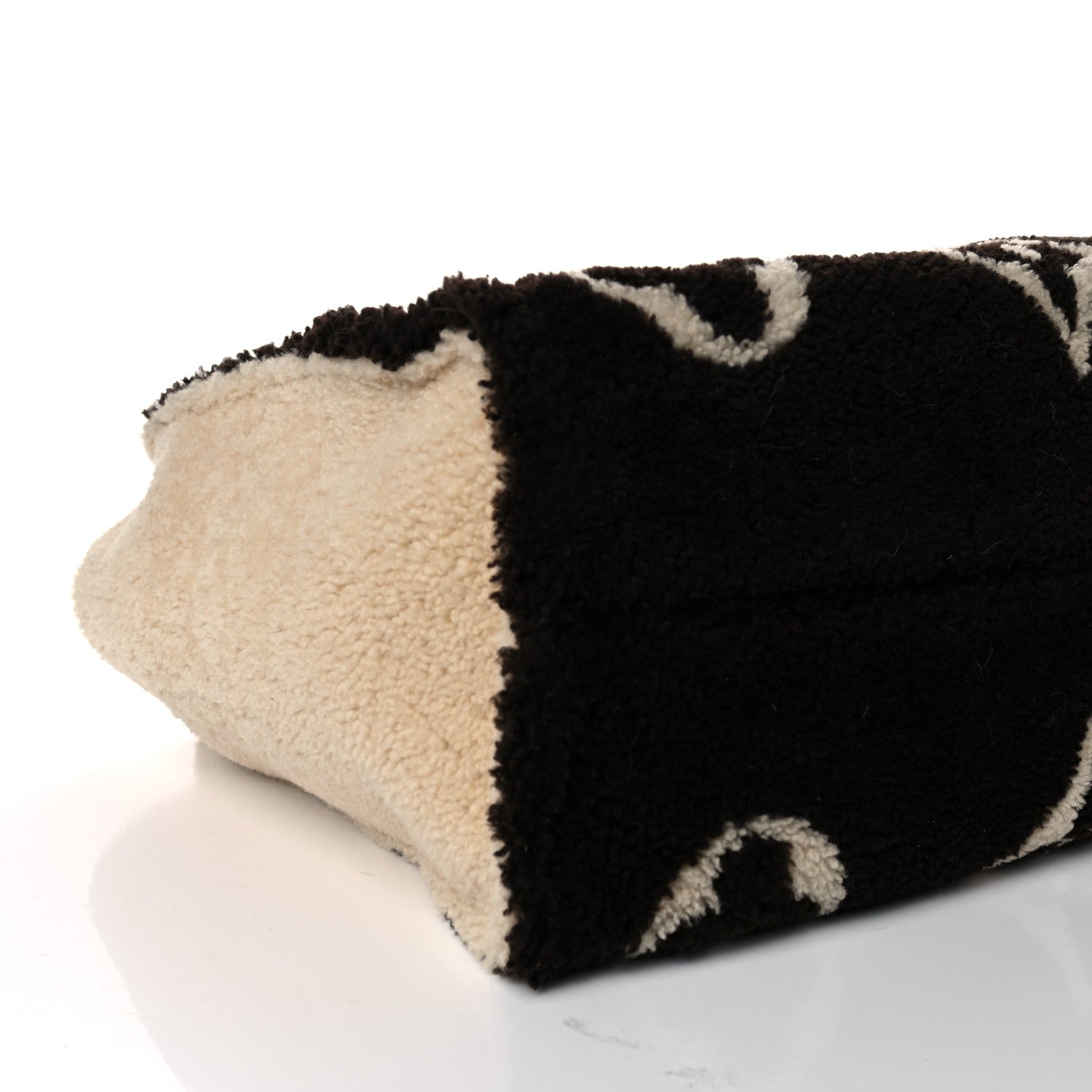 Louis Vuitton Shearling Monogram Giant Teddy Onthego GM Black White 7 of 12