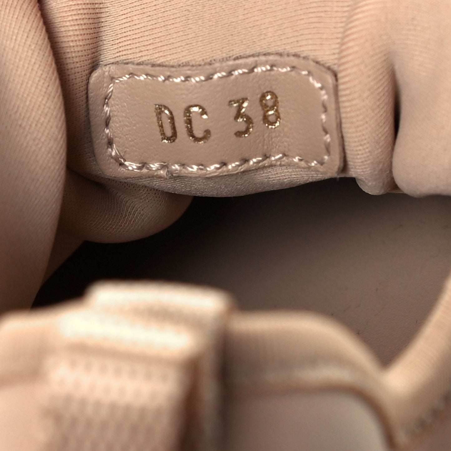 Neoprene Rubber Womens D-Connect Sneakers 38 Nude