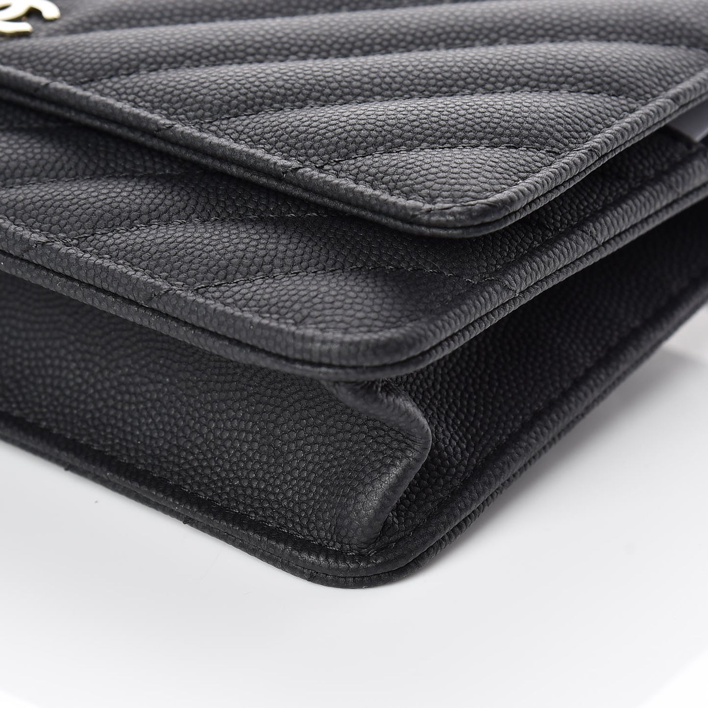 Caviar Chevron Quilted Wallet On Chain WOC Black