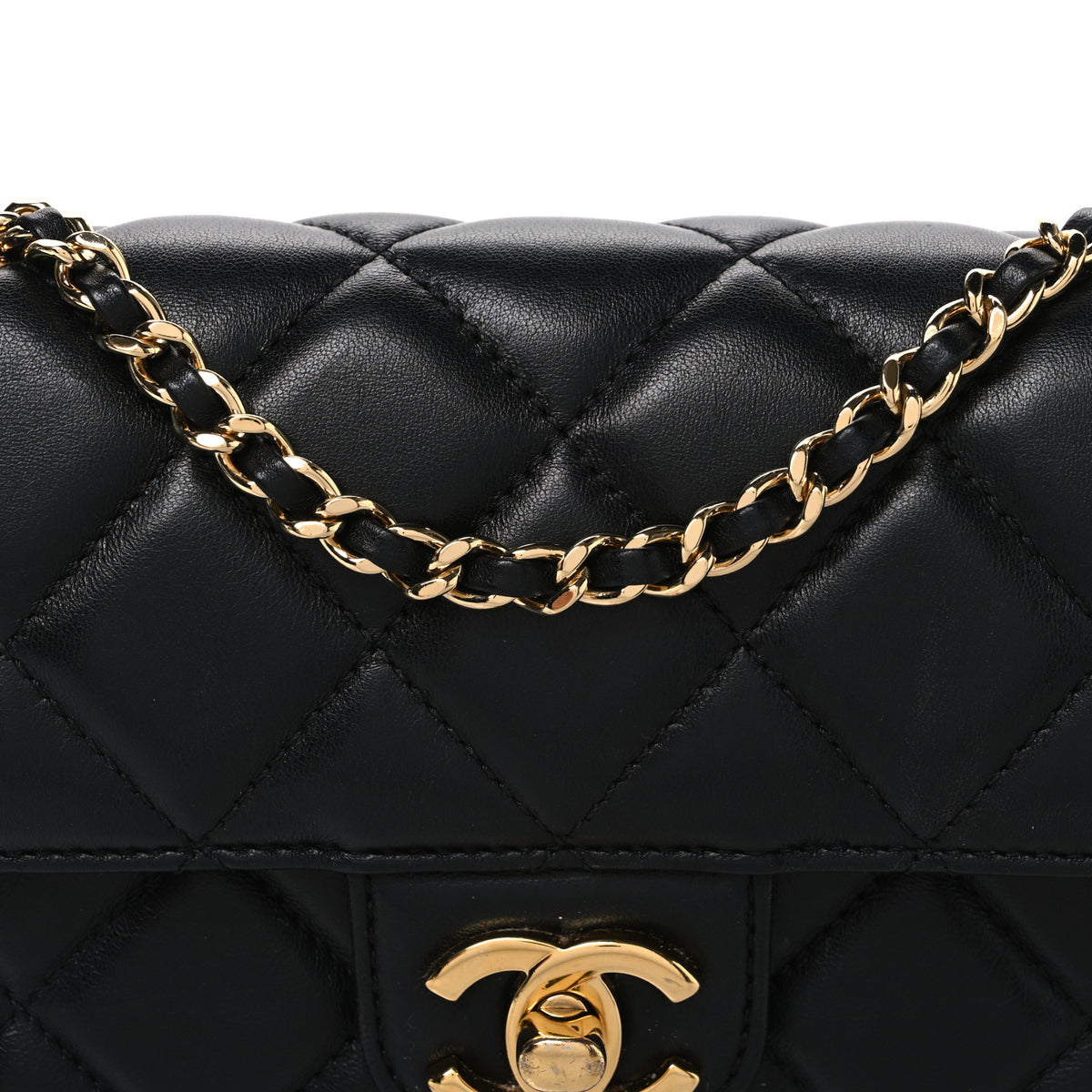 Lambskin Quilted Small East West Flap Black