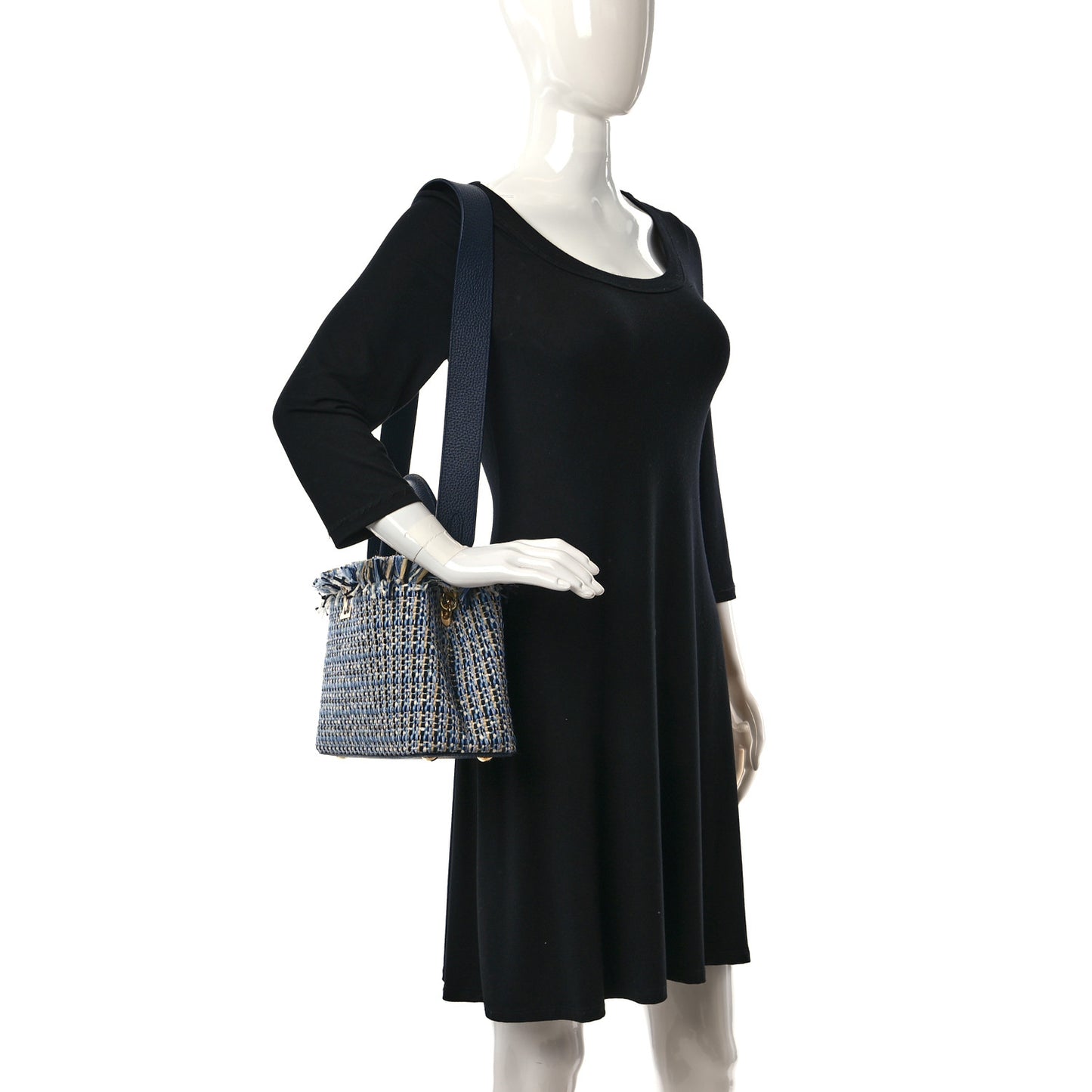 Tweed Raffia Calfskin Capucines MM Multicolor Navy