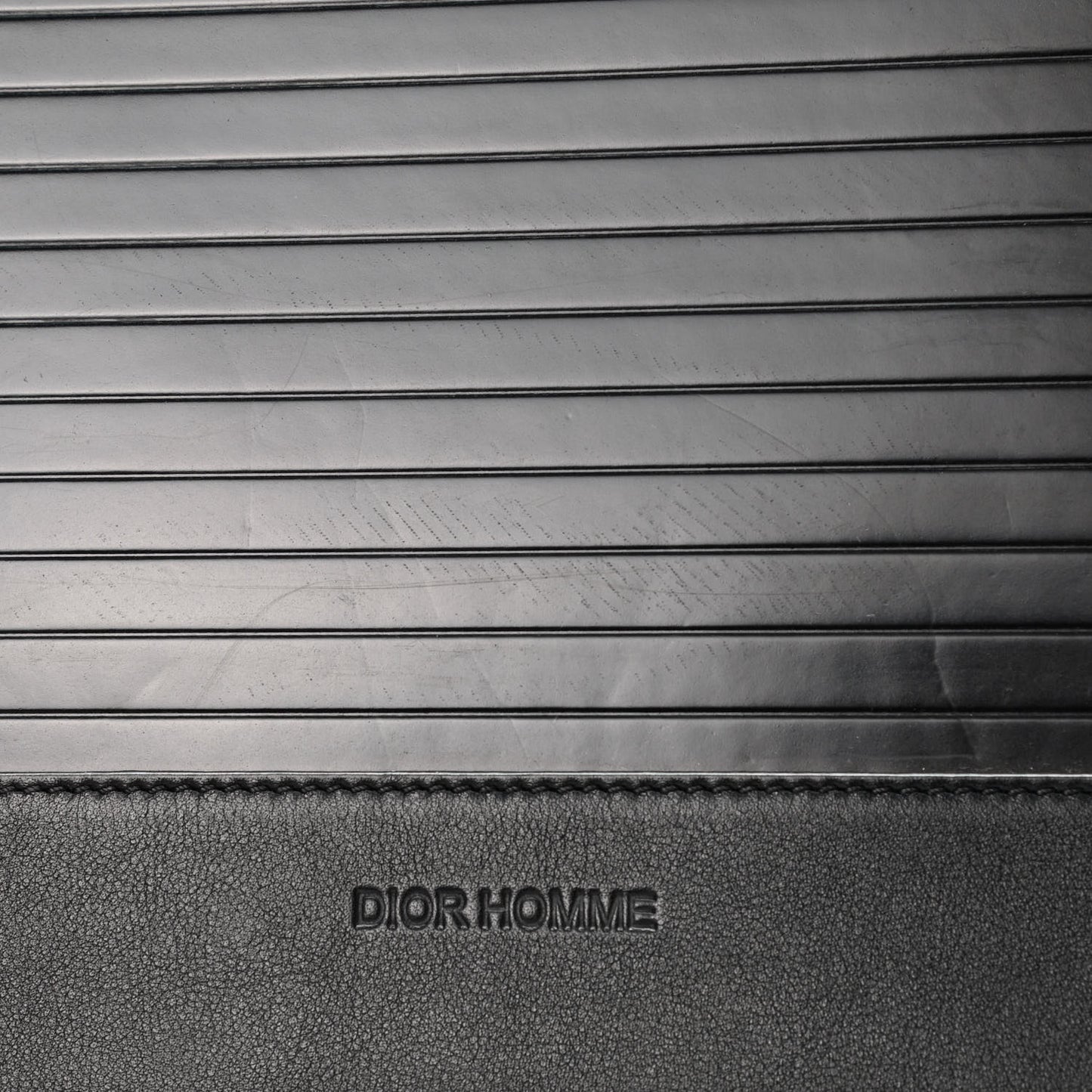 HOMME Calfskin Ribbed Document Holder Black
