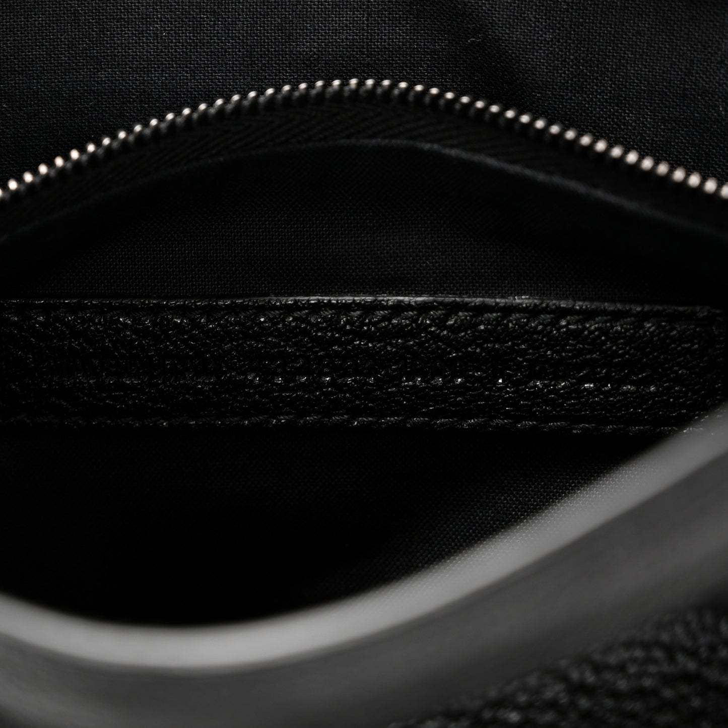 Chevre Black Metallic Edge Hardware S City Black