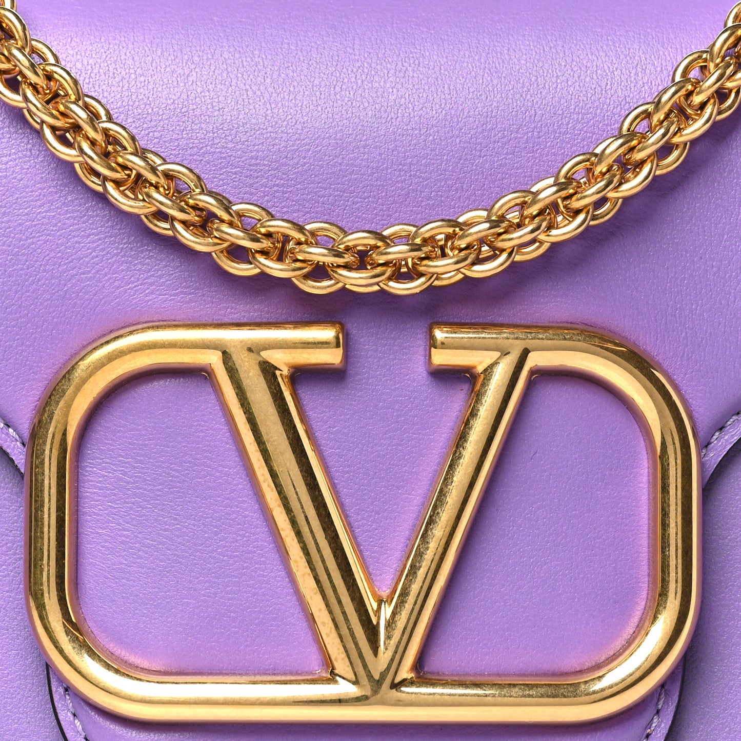 Calfskin Vlogo Loco Shoulder Bag Glicine