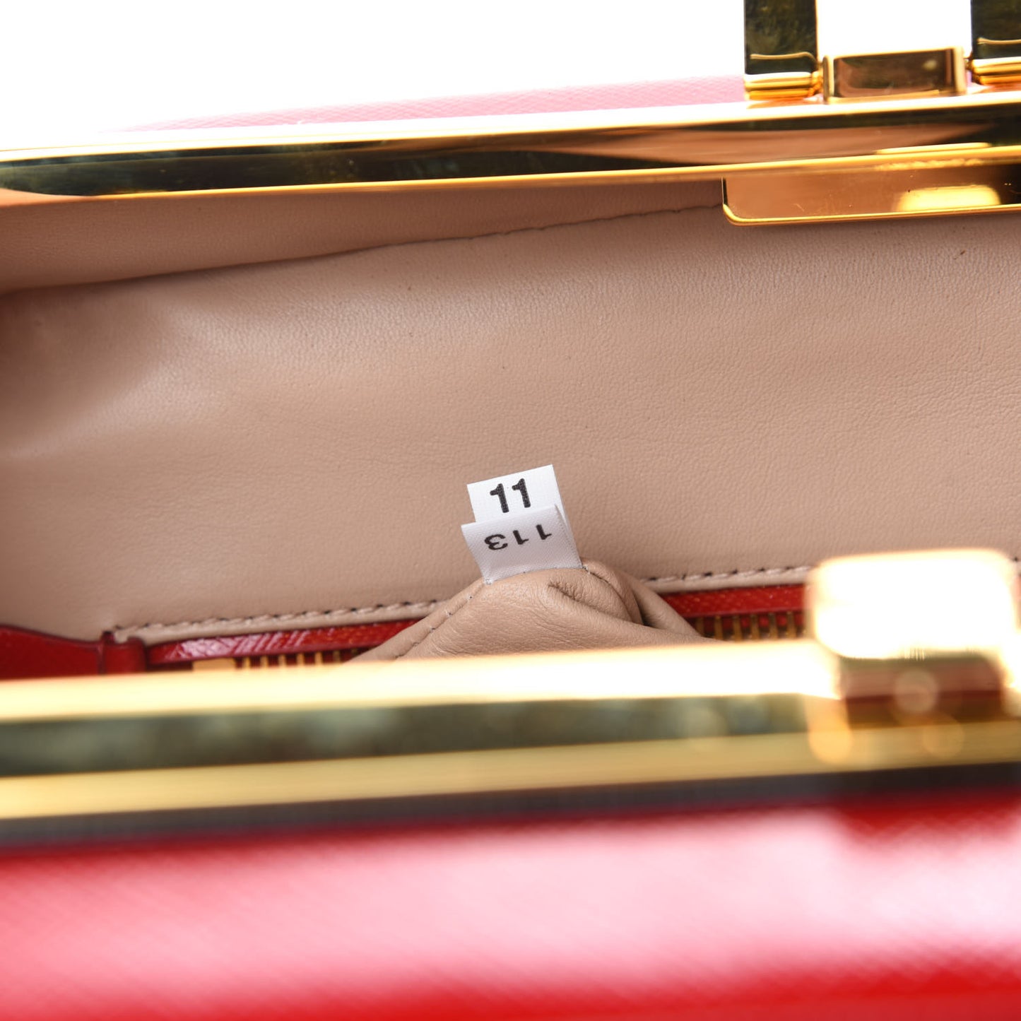 Saffiano Vernice Pyramid Bag Rosso