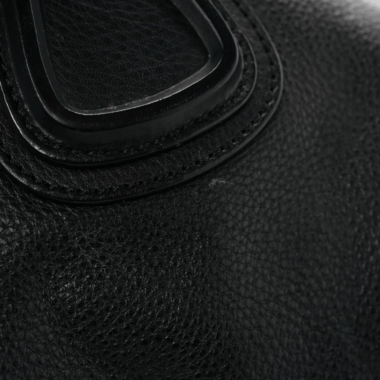 Waxy Grained Calfskin Medium Nightingale Black