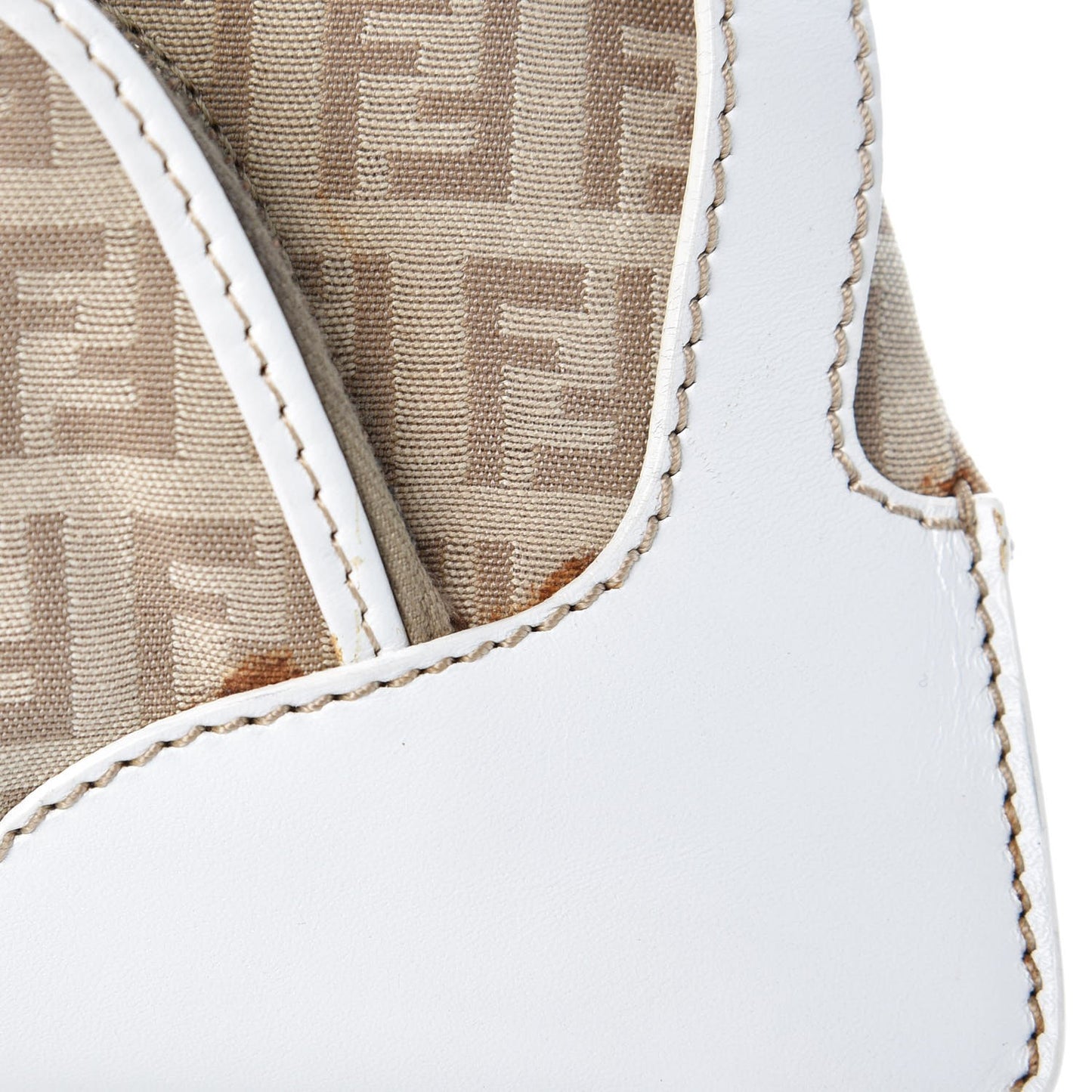 Zucchino Vitello Small Chef Pocket Shoulder Bag Beige White