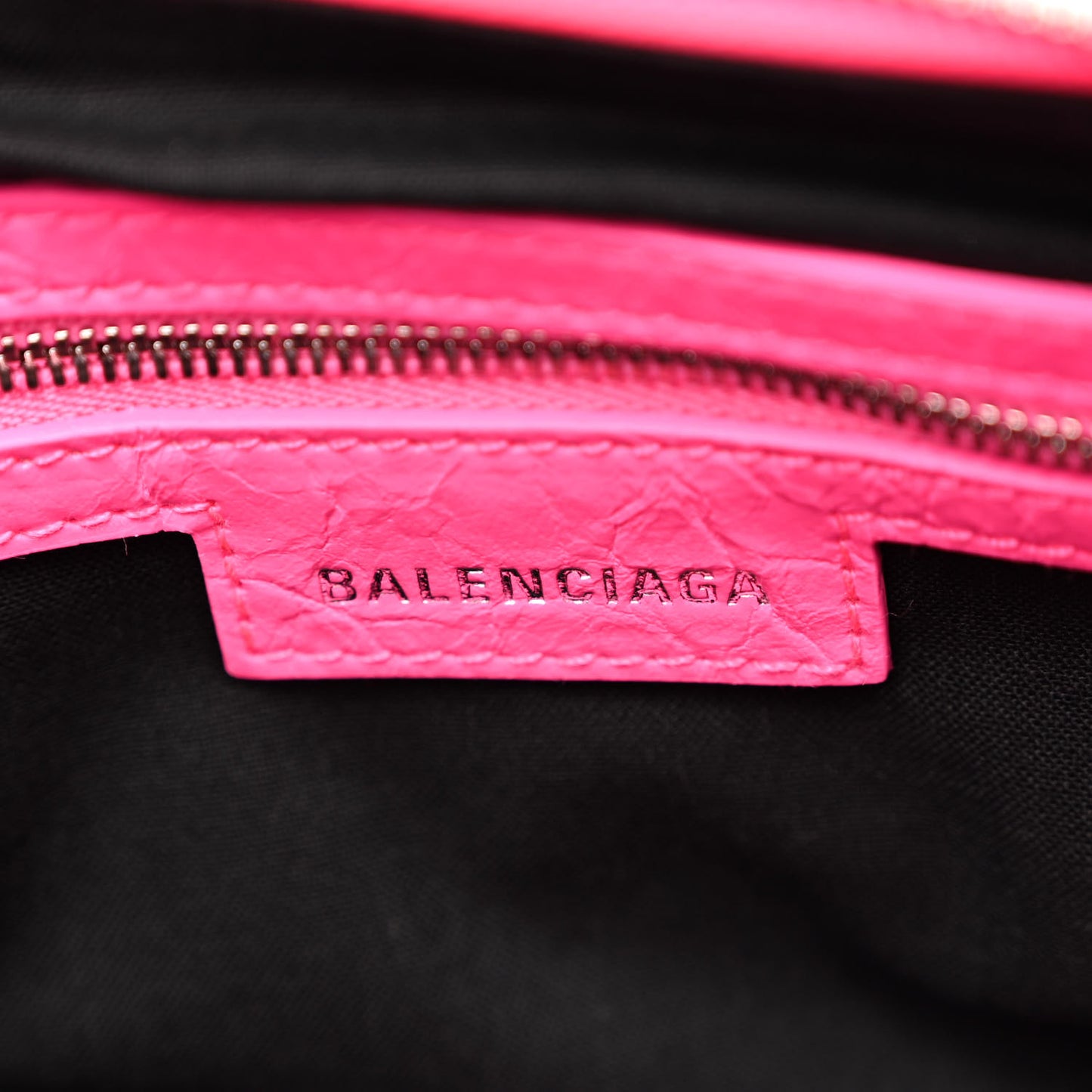 Agneau Arena Small Le Cagole Shoulder Bag Fluo Pink