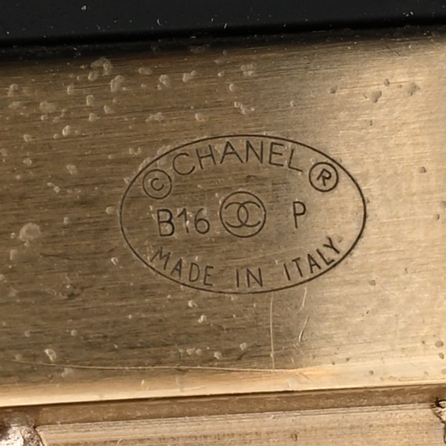 Chanel Resin Quilted CC Cuff Black Gold 4 of 5