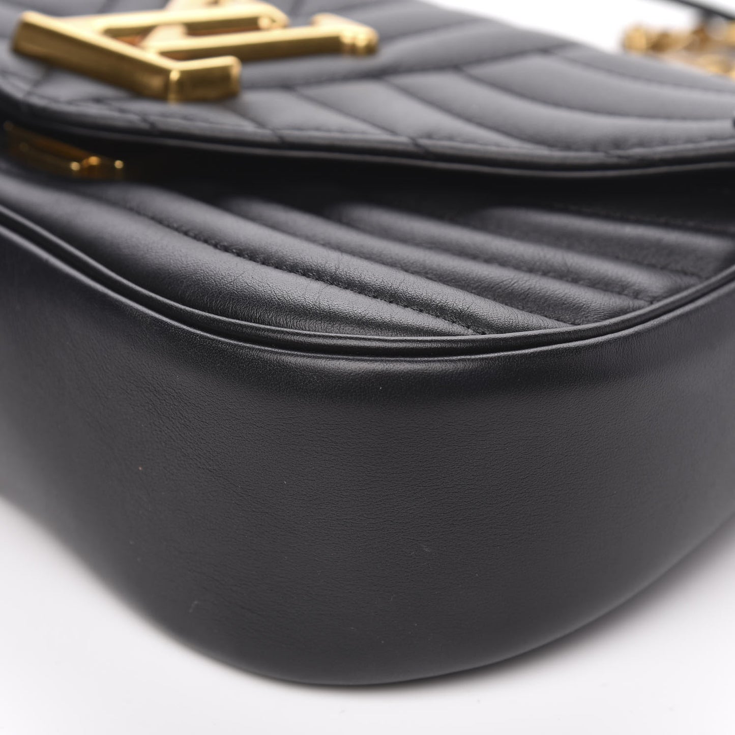 Calfskin New Wave Chain MM Black