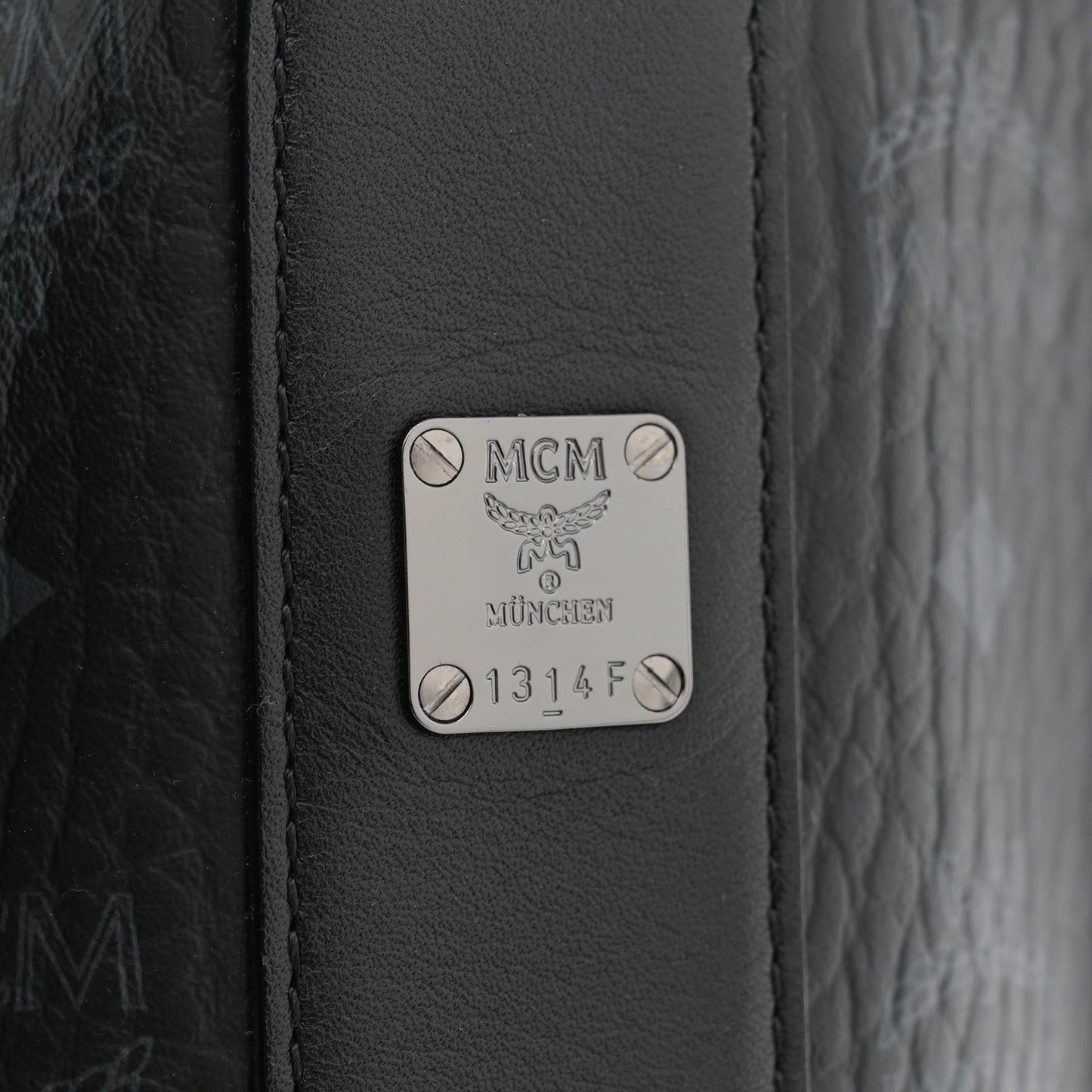 Visetos Small Liz Reversible Shopper Tote Black