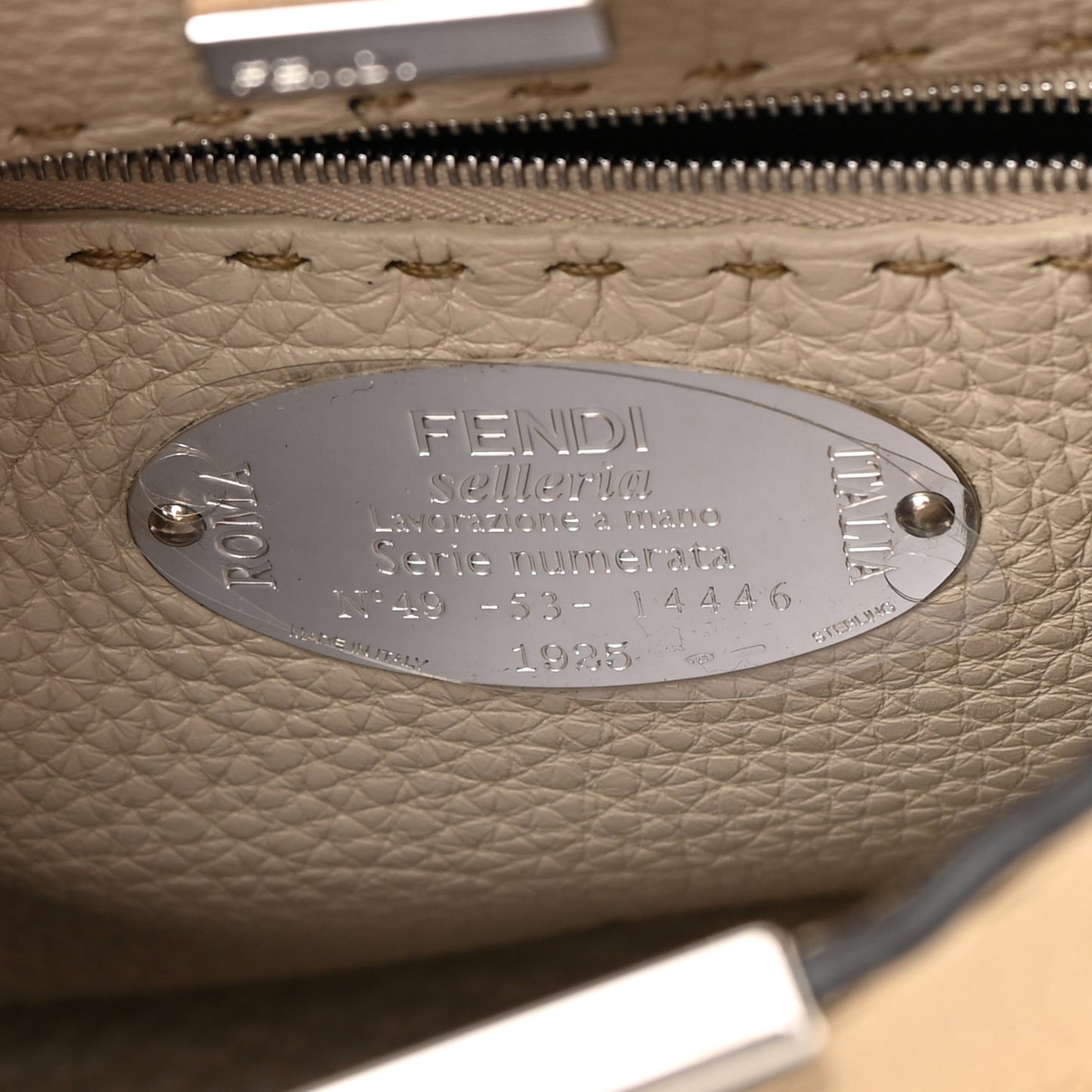 Cuoio Romano Selleria Medium Peekaboo Iconic Essentially Satchel Paglia Latte Mou