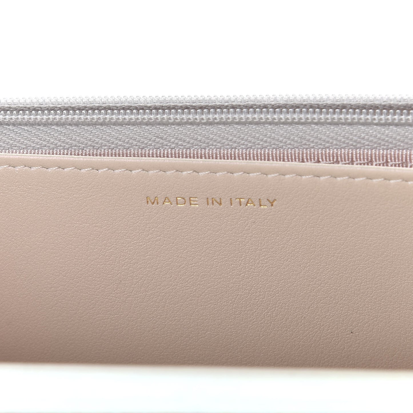 Iridescent Lambskin Quilted Wallet On Chain WOC Ivory