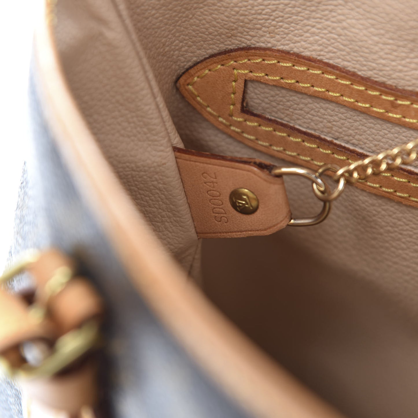 Monogram Petit Bucket 23