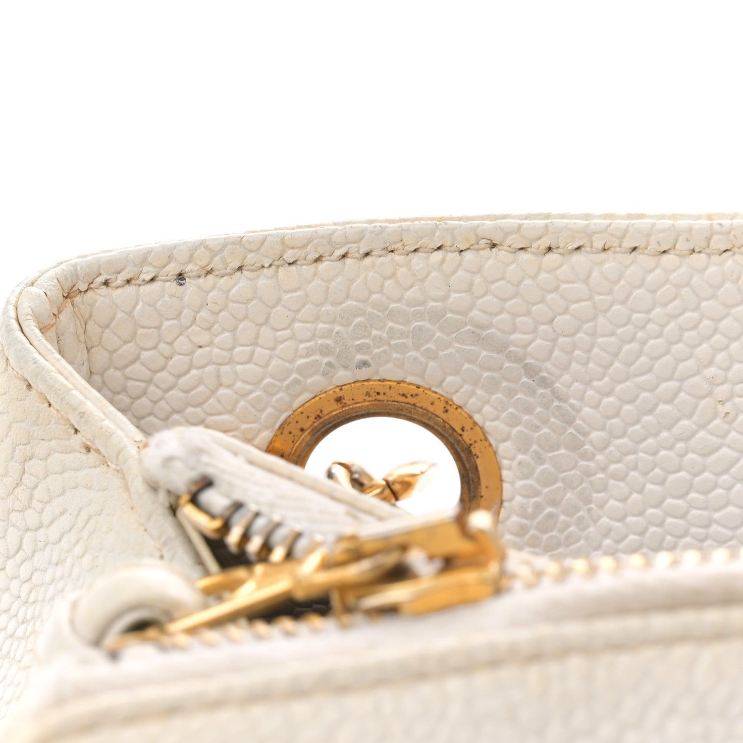 Chanel Caviar CC Shoulder Bag White 16 of 20