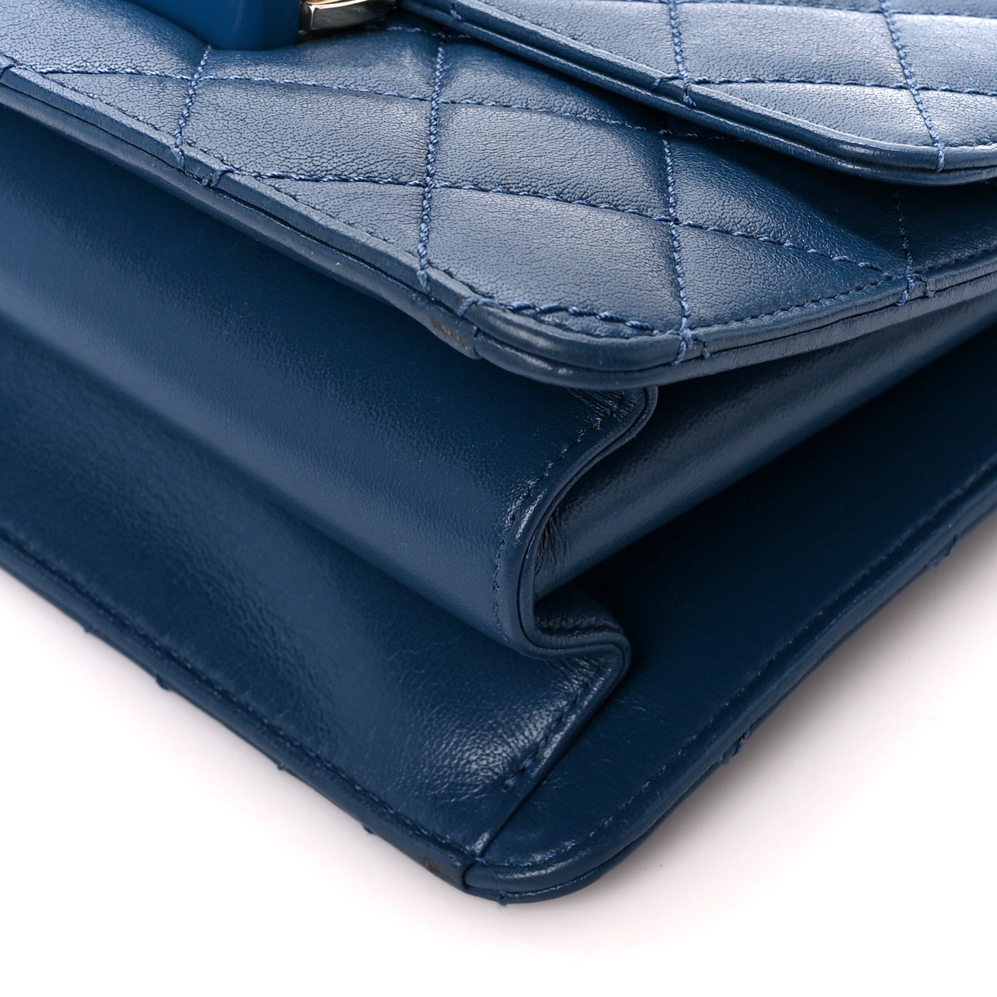 Sheepskin Quilted Beauty Lock Flap Blue