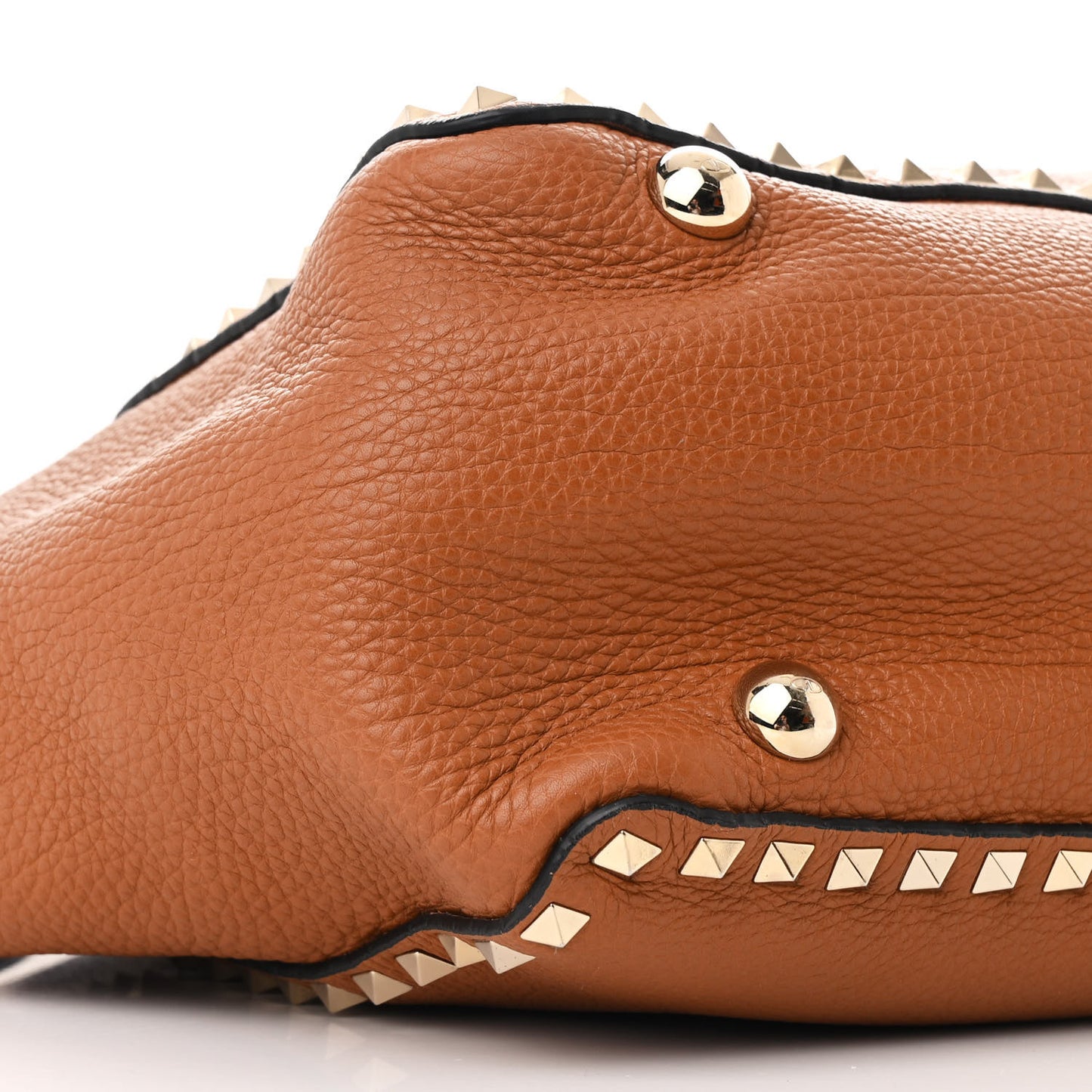 Pebbled Calfskin Medium Rockstud Tote Light Cuir