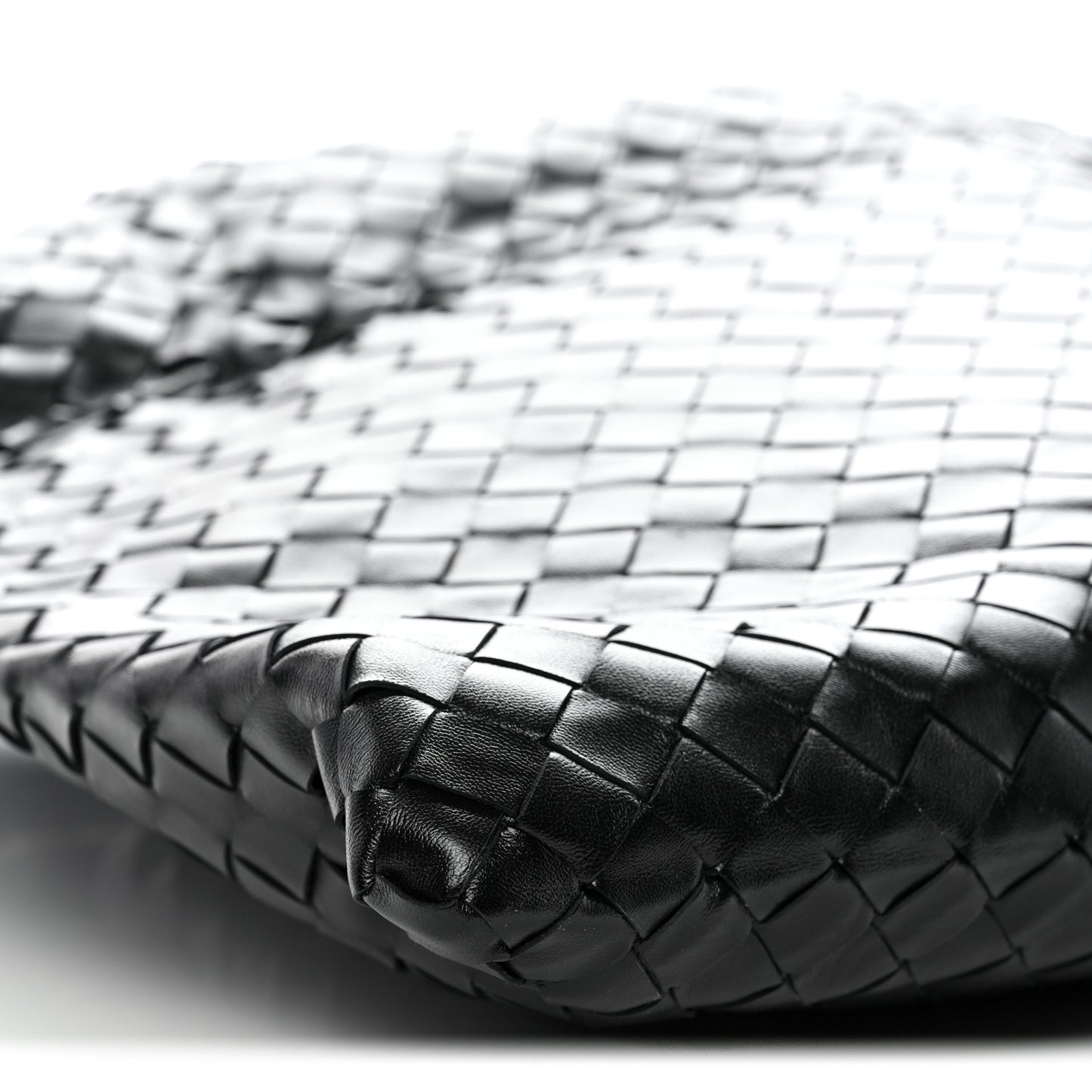 Calfskin Intrecciato Large Hop Black Black