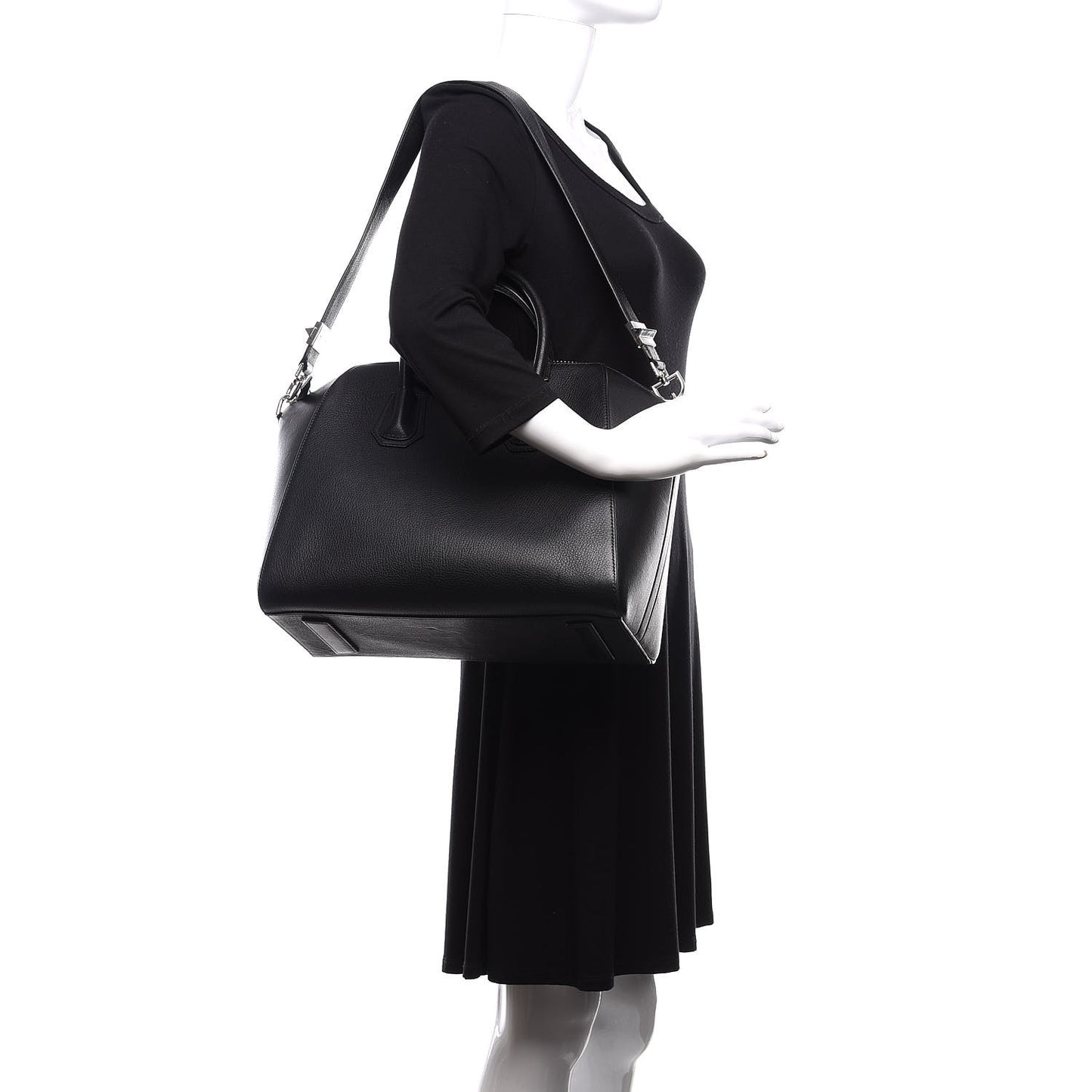 Sugar Goatskin Medium Antigona Black