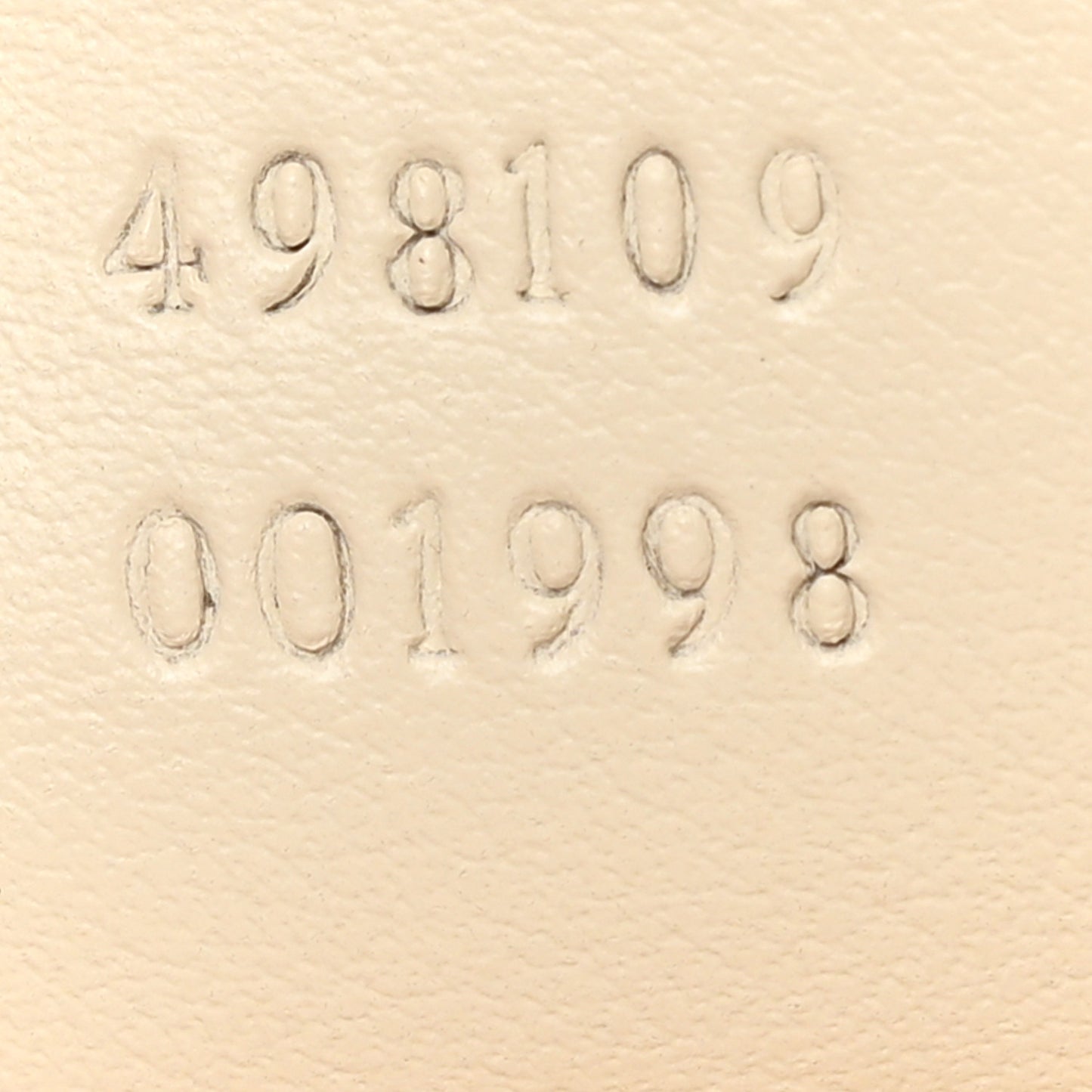 Calfskin Matelasse Medium GG Marmont Top Handle Shoulder Bag Mystic White