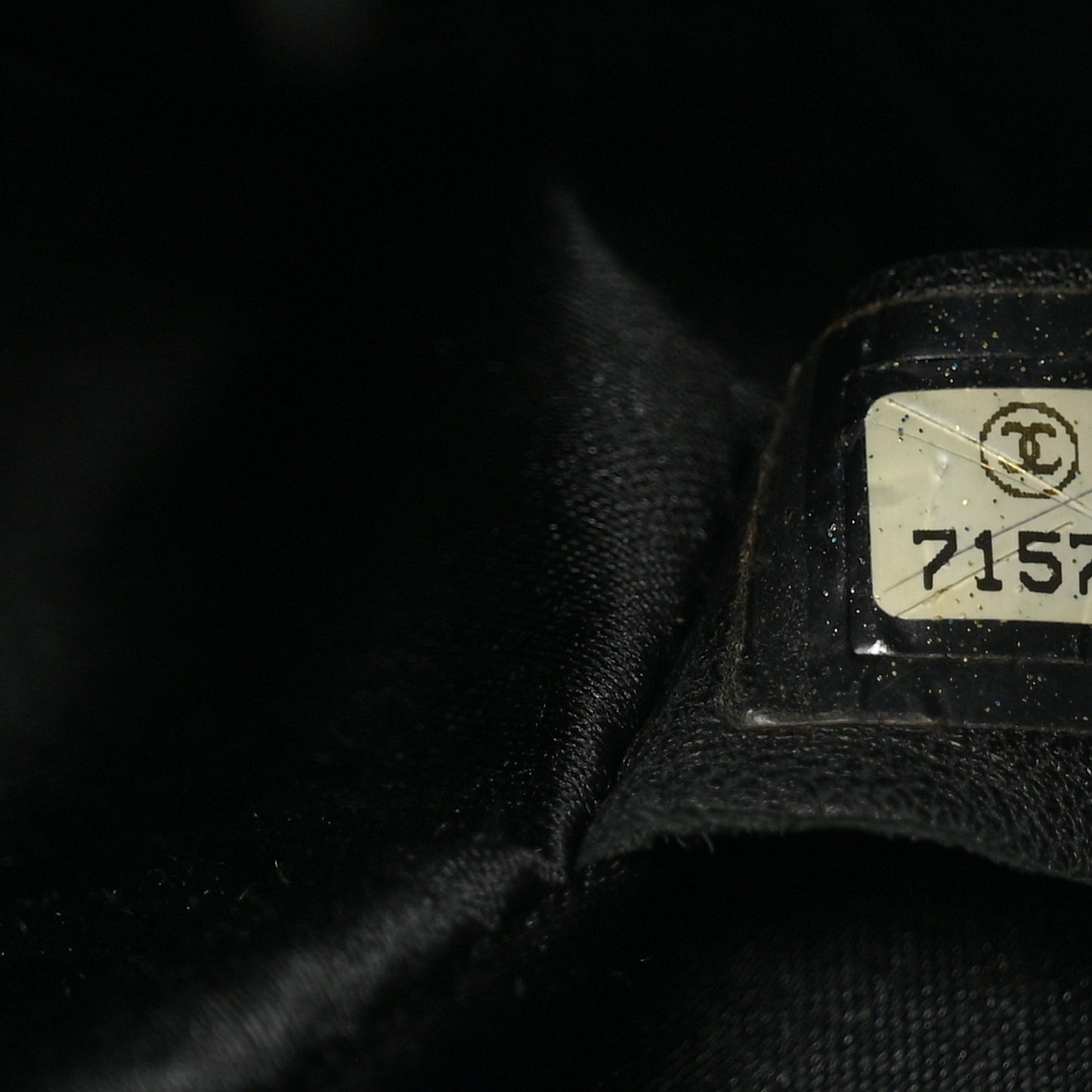 Nylon Medium Travel Flap Black