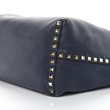 Valentino Garavani Pebbled Calfskin Large Rockstud Reversible Tote Light Cuir Marine 13 of 17