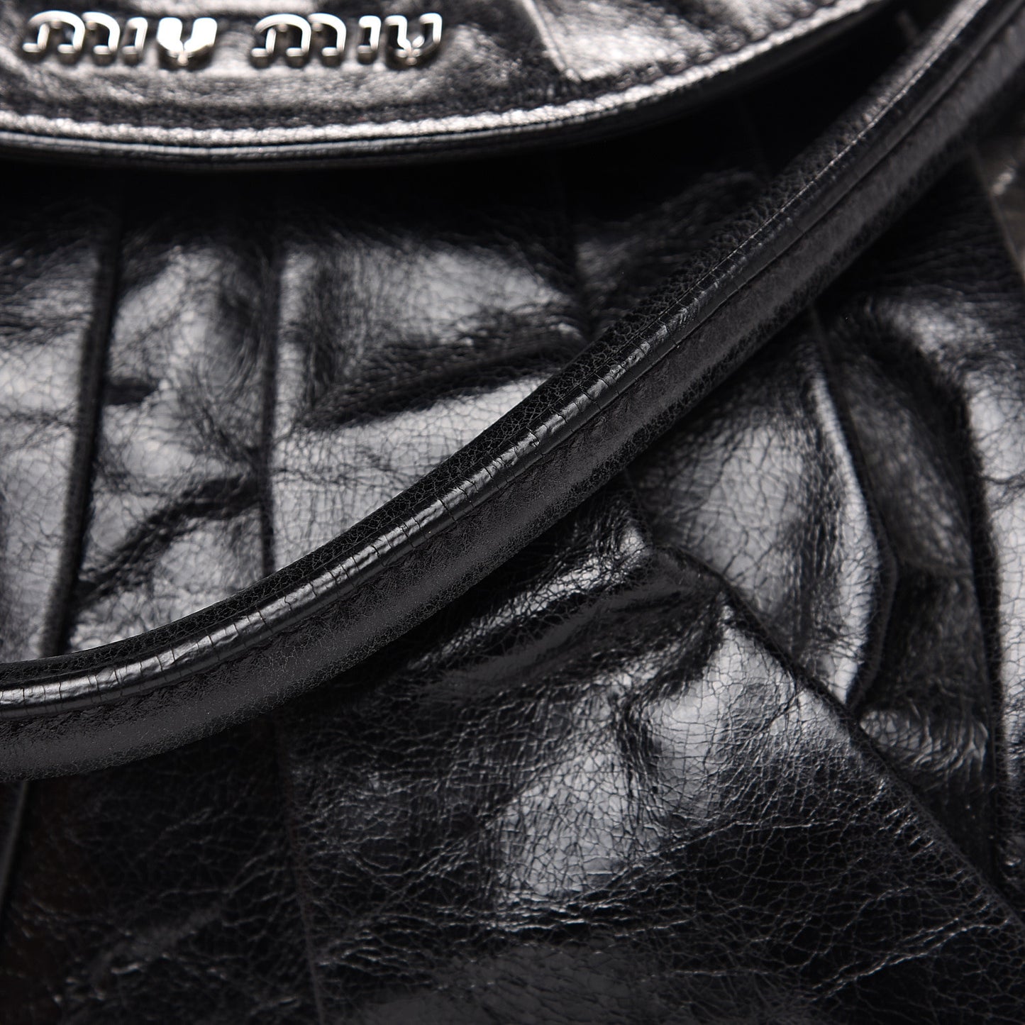 Vitello Lux Gathered Hobo Black