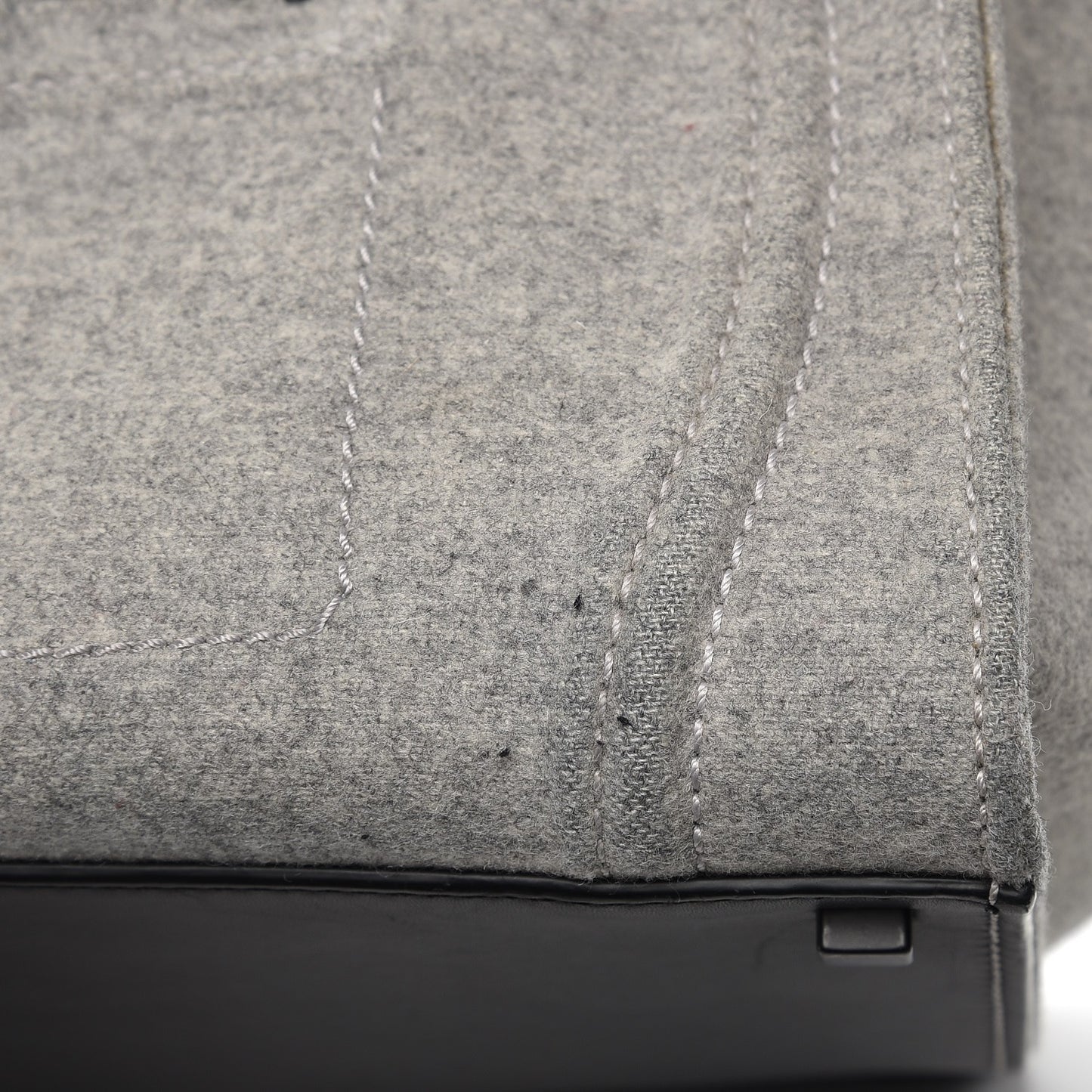 Felt Medium Phantom Luggage Pearl Grey