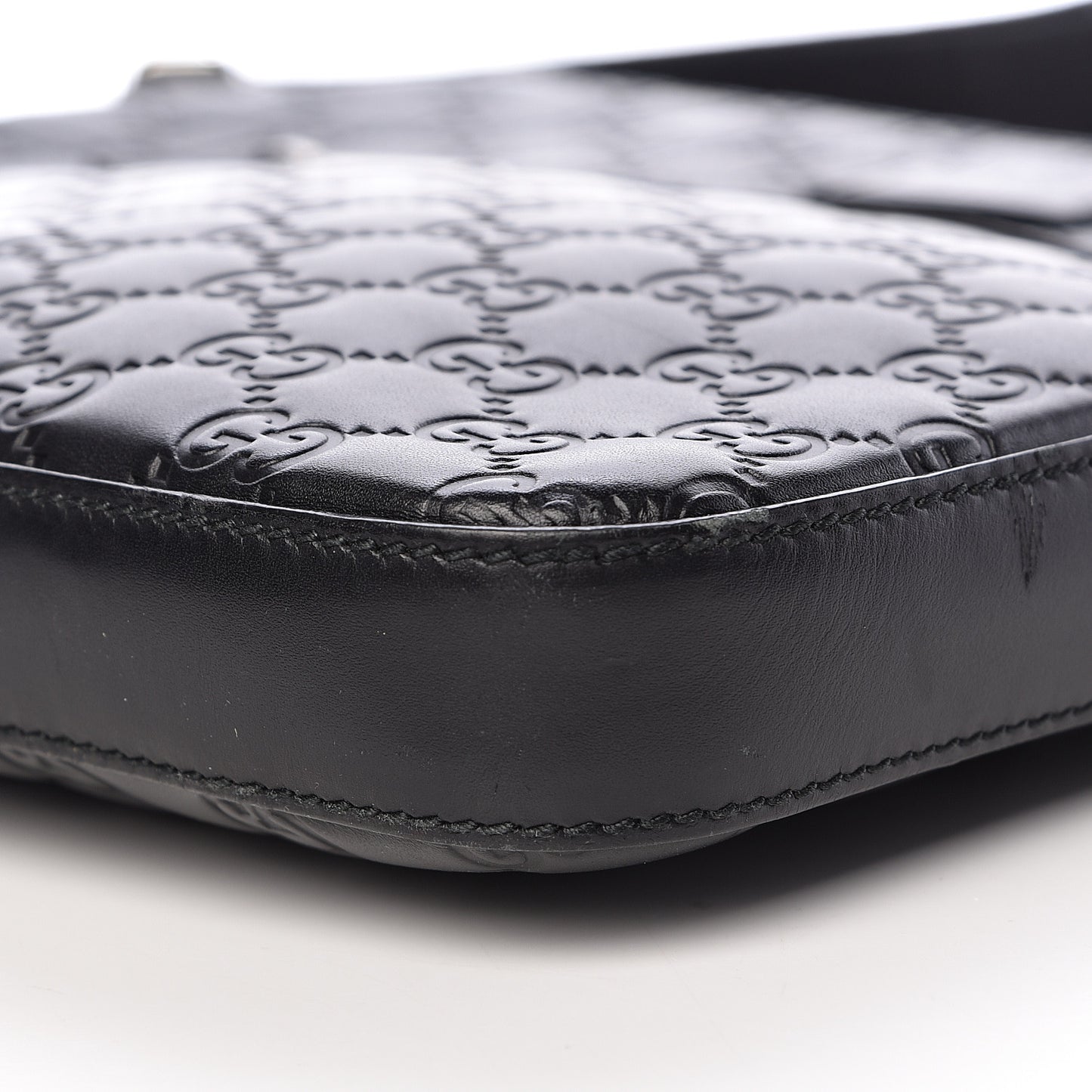 Guccissima Signature Medium Flat Messenger Bag Black